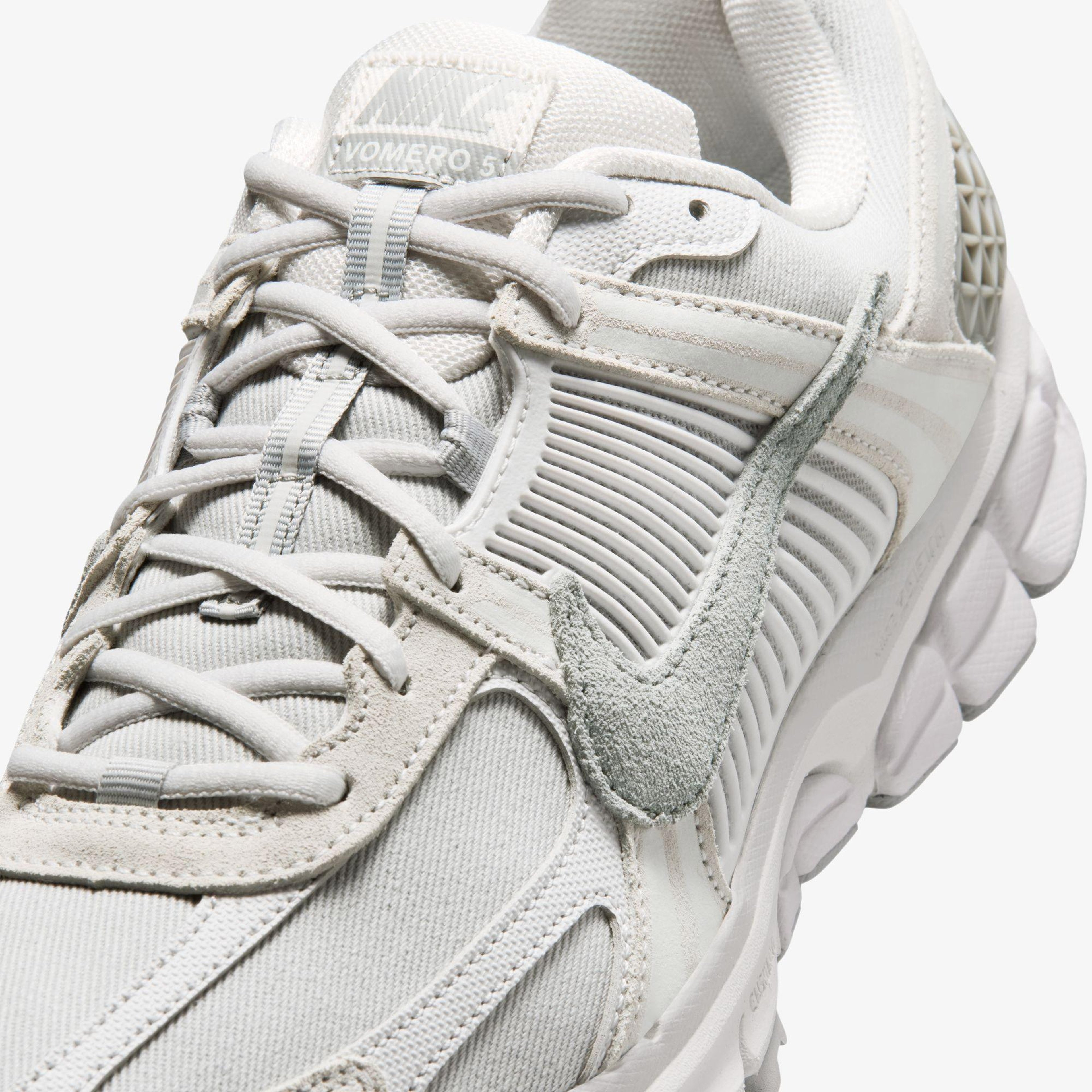 Nike Zoom Vomero 5 SE Erkek Gri Spor Ayakkabı