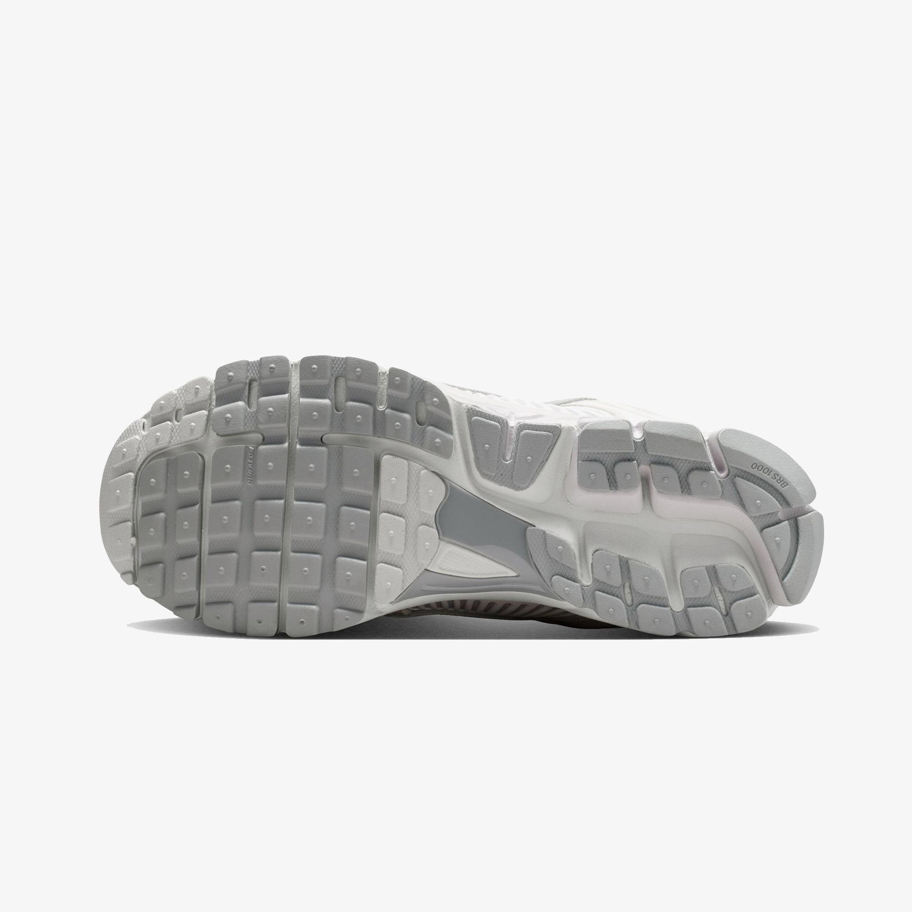 Nike Zoom Vomero 5 SE Erkek Gri Spor Ayakkabı