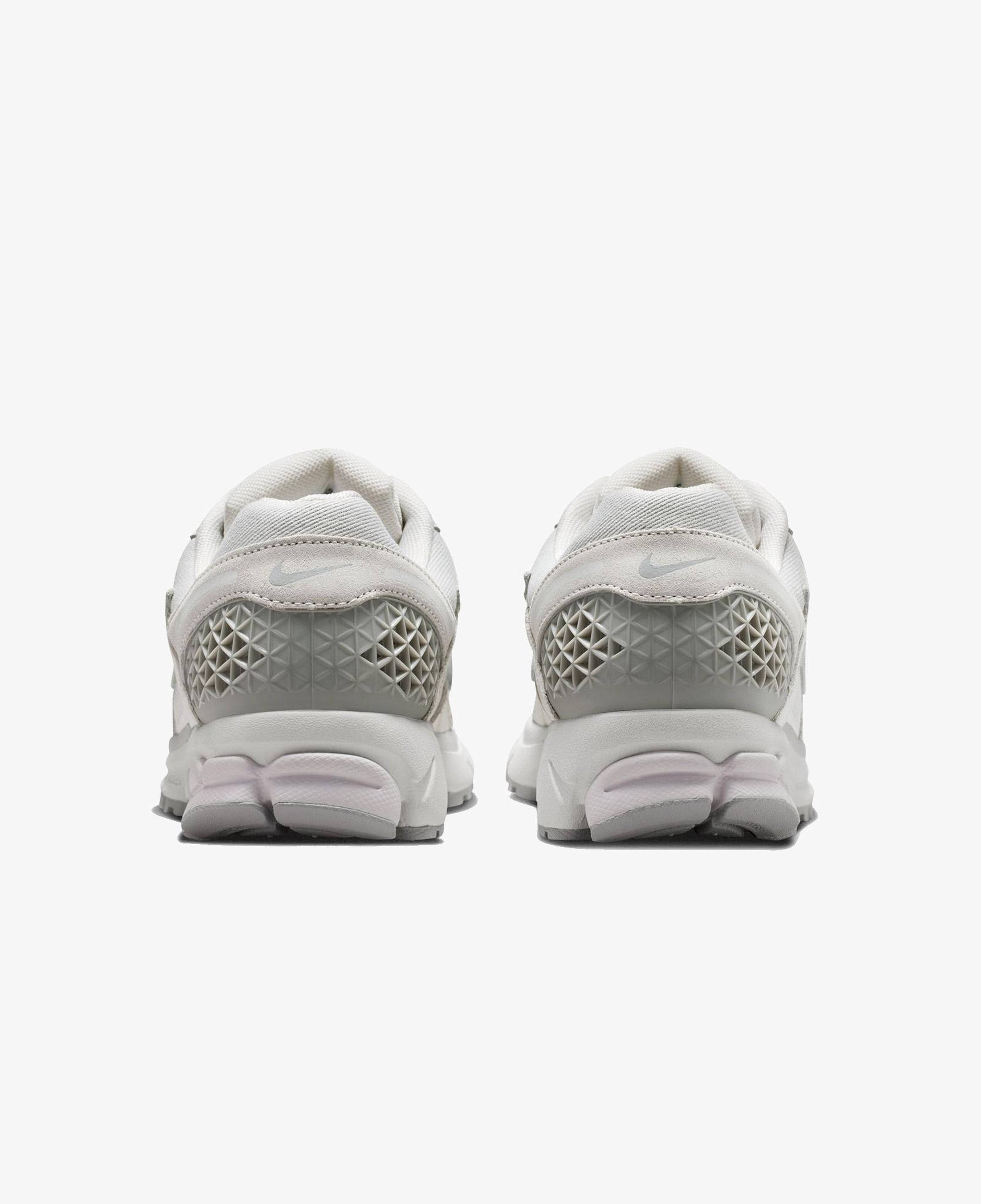 Nike Zoom Vomero 5 SE Erkek Gri Spor Ayakkabı