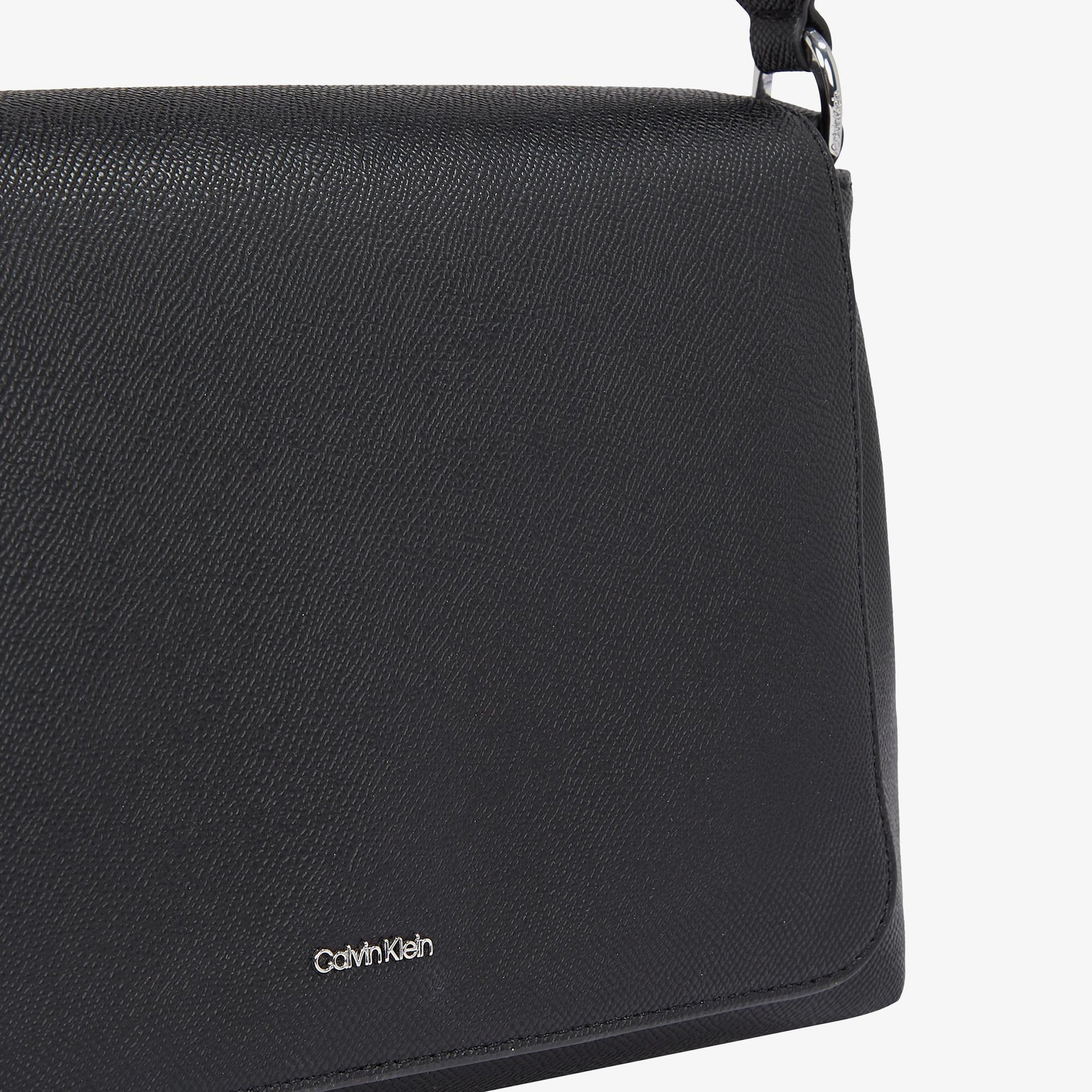 Calvin Klein Must Top Handle Caviar Kadın Siyah El Çantası