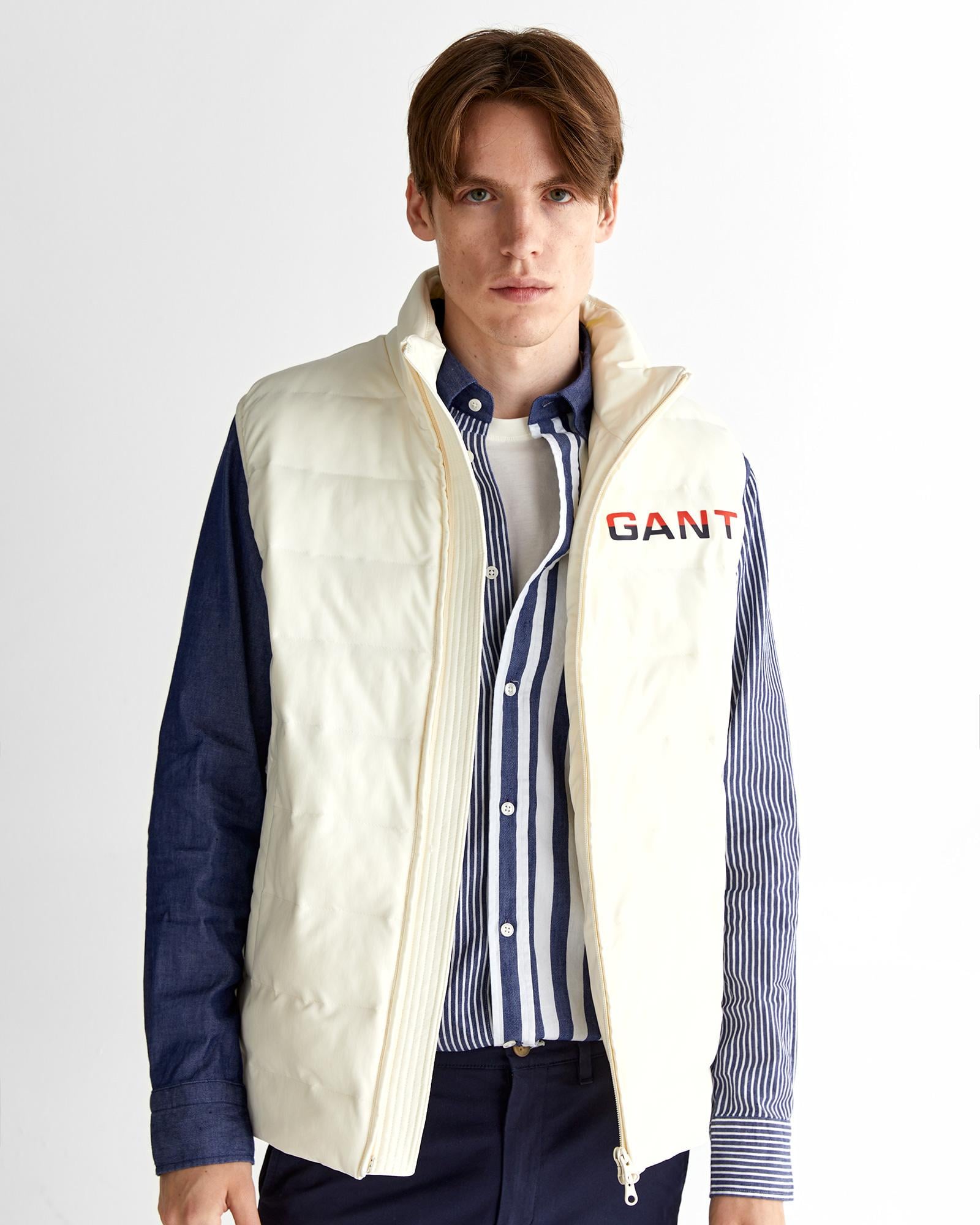 GANT Erkek Krem Regular Fit Dik Yaka Logolu Yelek