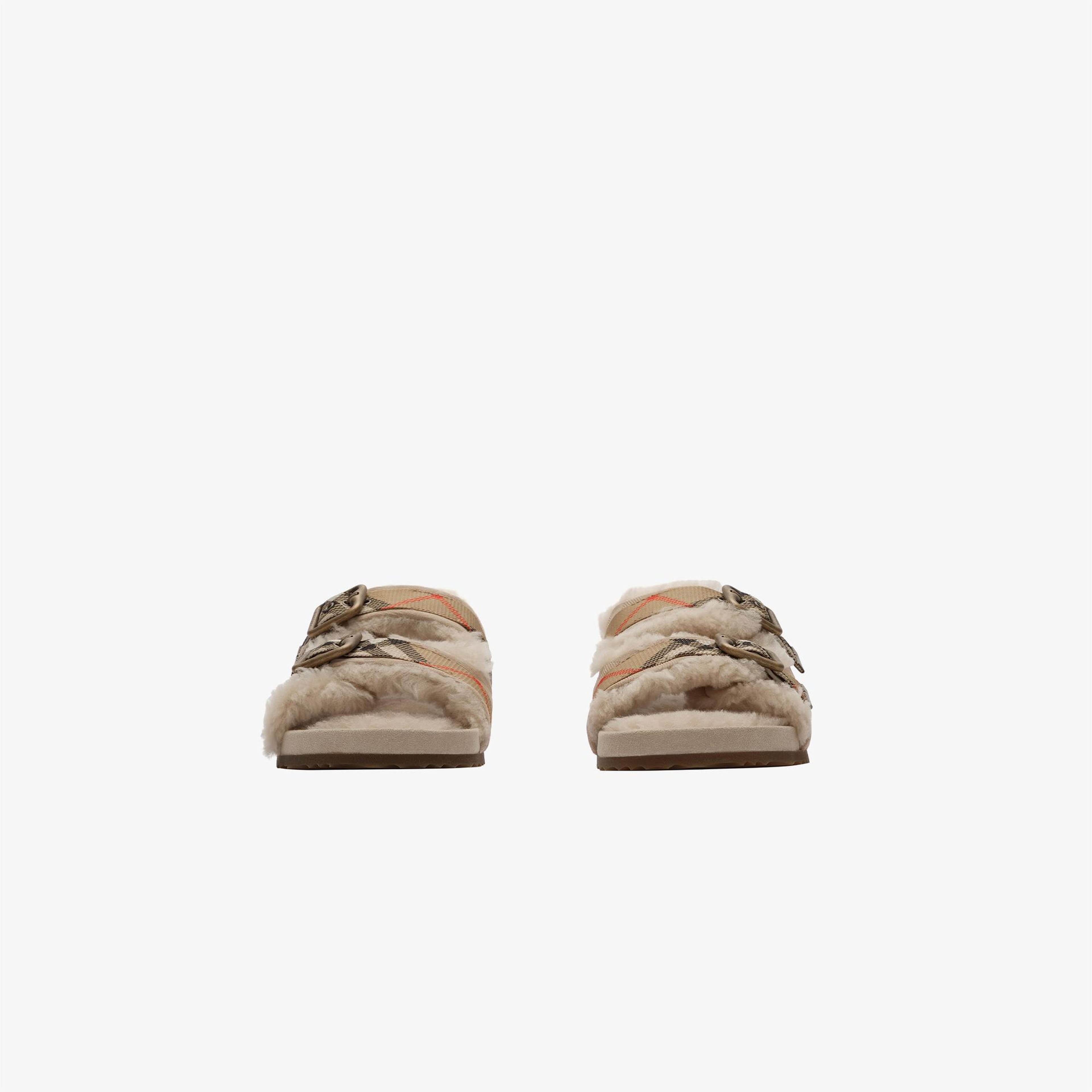 Burberry Urchin Sandal Kadın Krem Sandalet