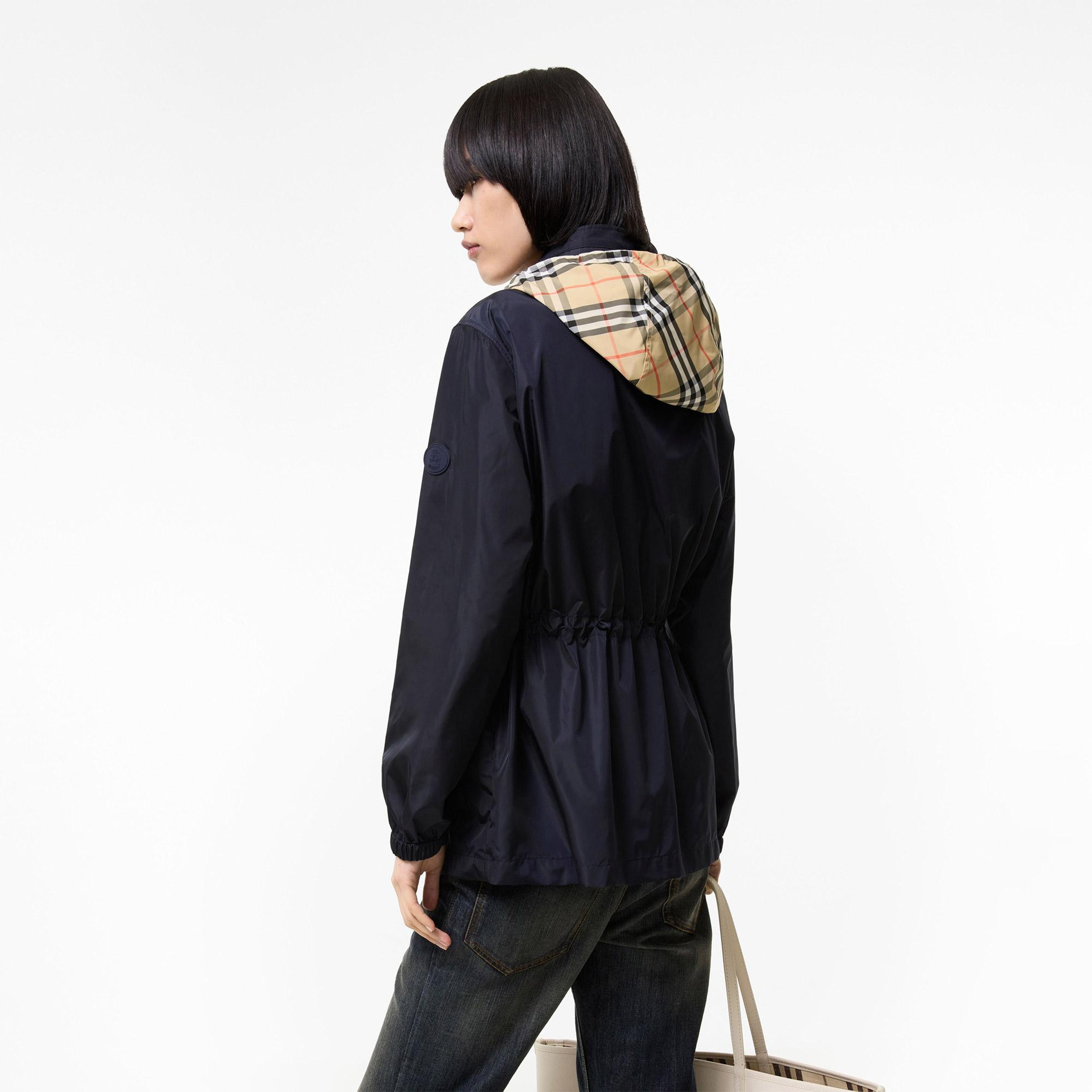 Burberry Blackpool Kadın Lacivert Mont