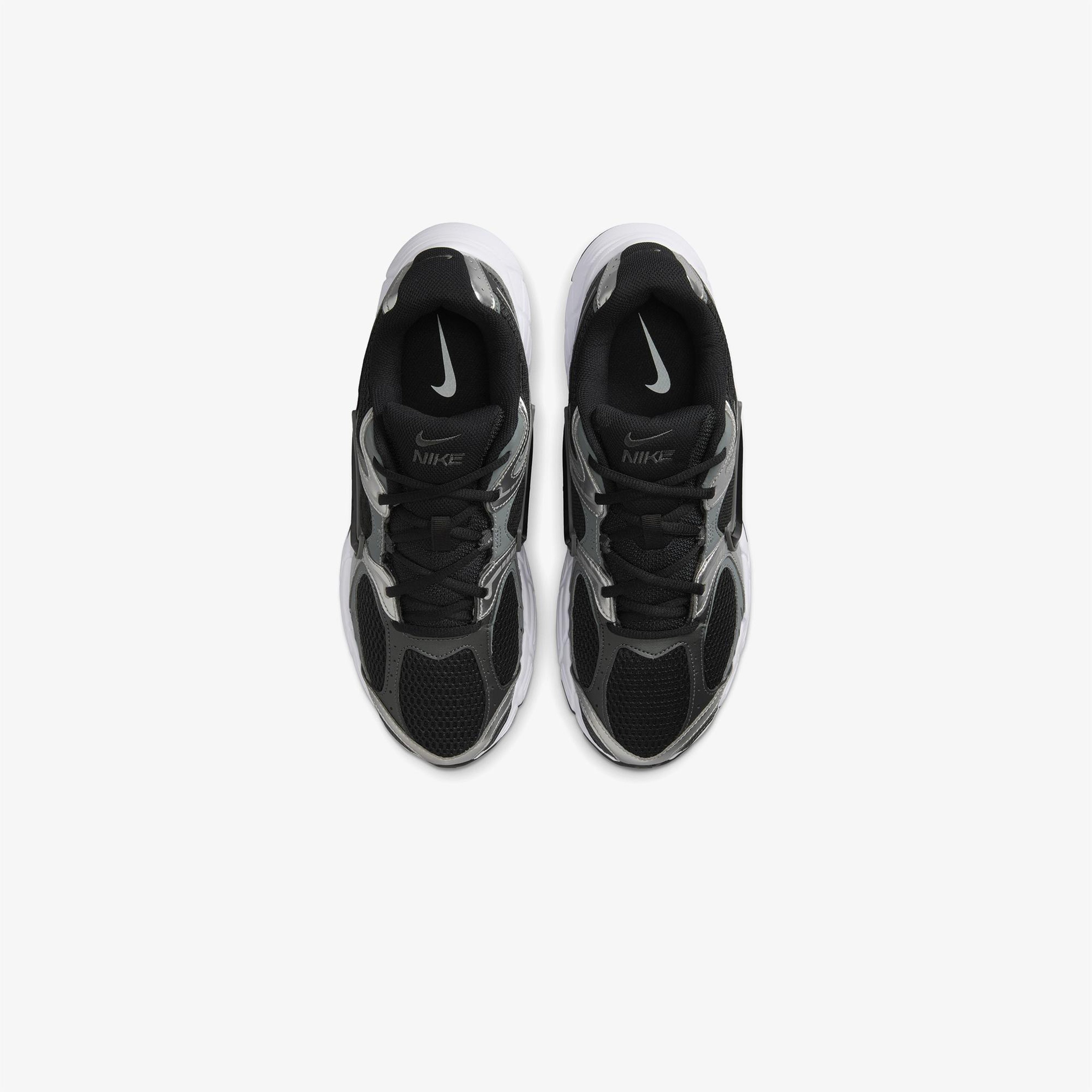 Nike V5 RNR Erkek Siyah Spor Ayakkabı