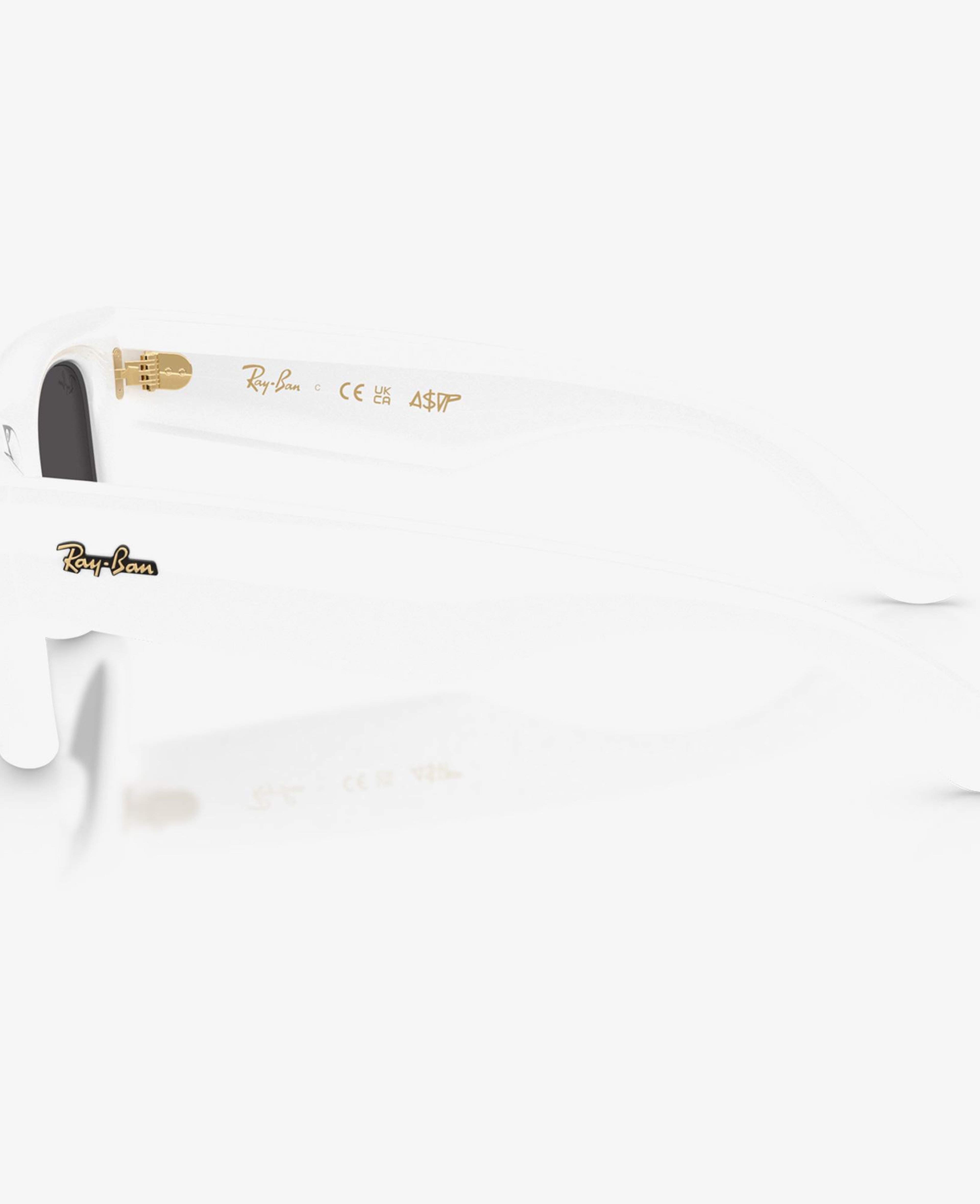 Ray-Ban Wayfarer Puffer RB4940 Unisex Beyaz Güneş Gözlüğü