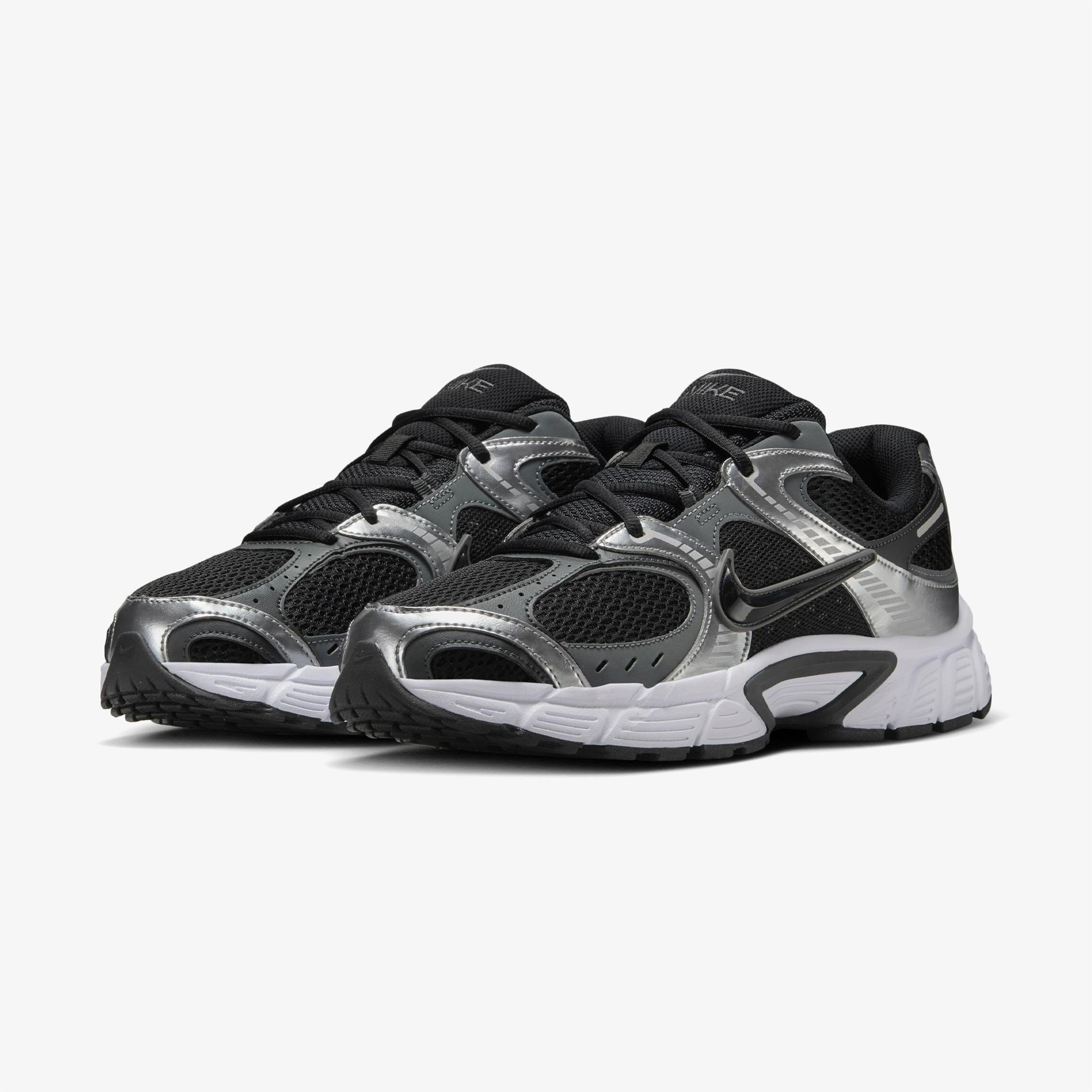 Nike V5 RNR Erkek Siyah Spor Ayakkabı