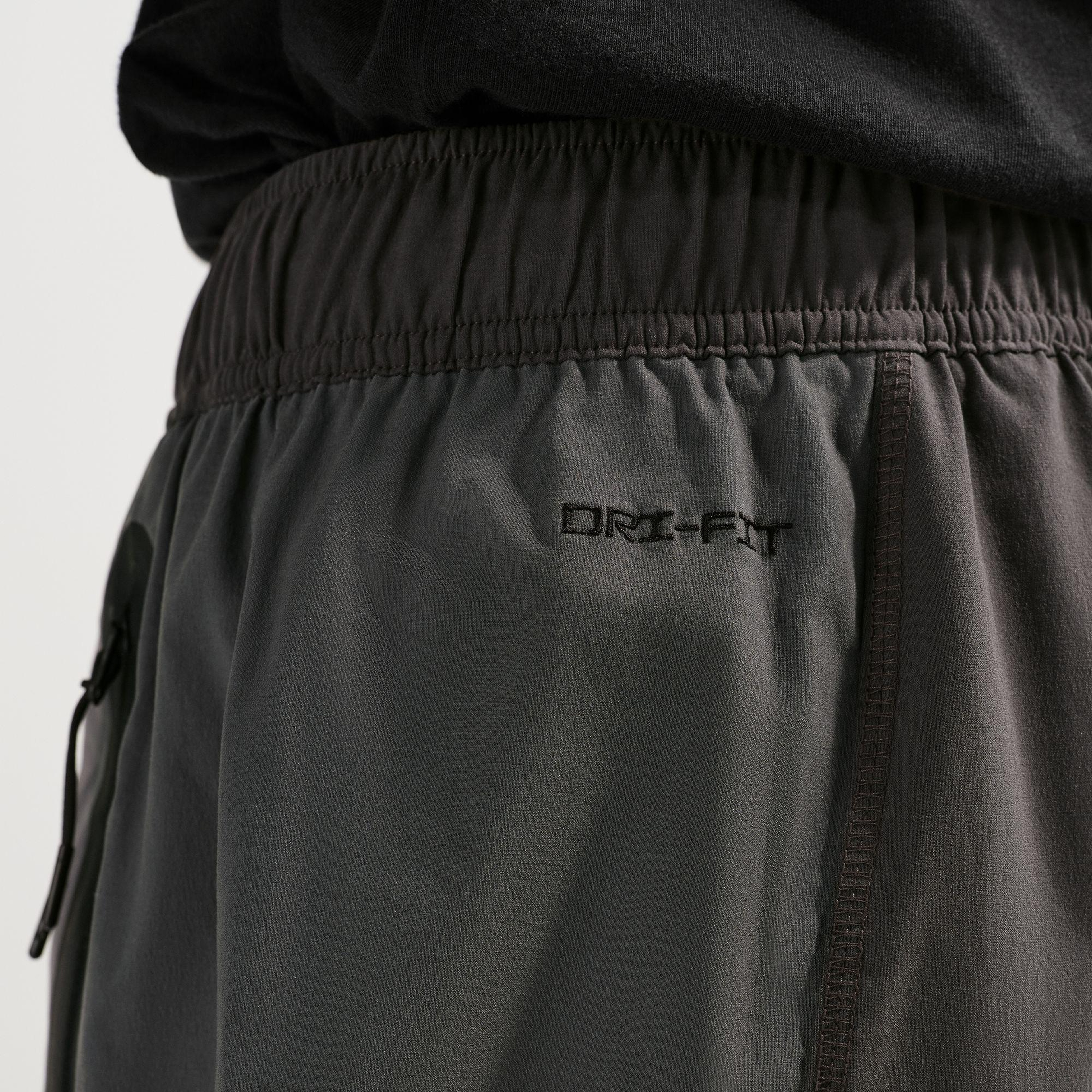 Nike Tech Dri-Fit Woven Color-Block Erkek Antrasit Eşofman Altı