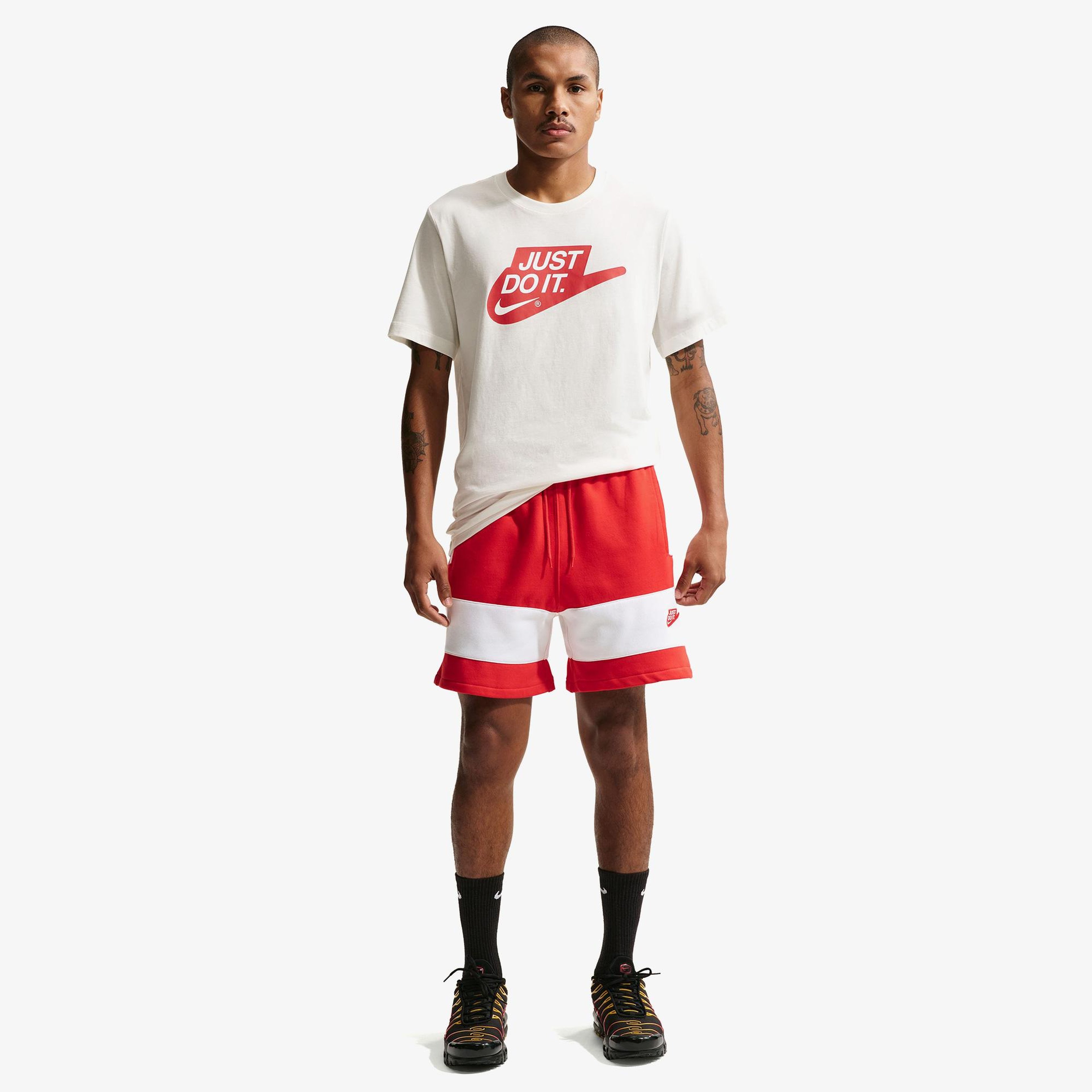 Nike Sportswear Just Do It Erkek Beyaz T-Shirt