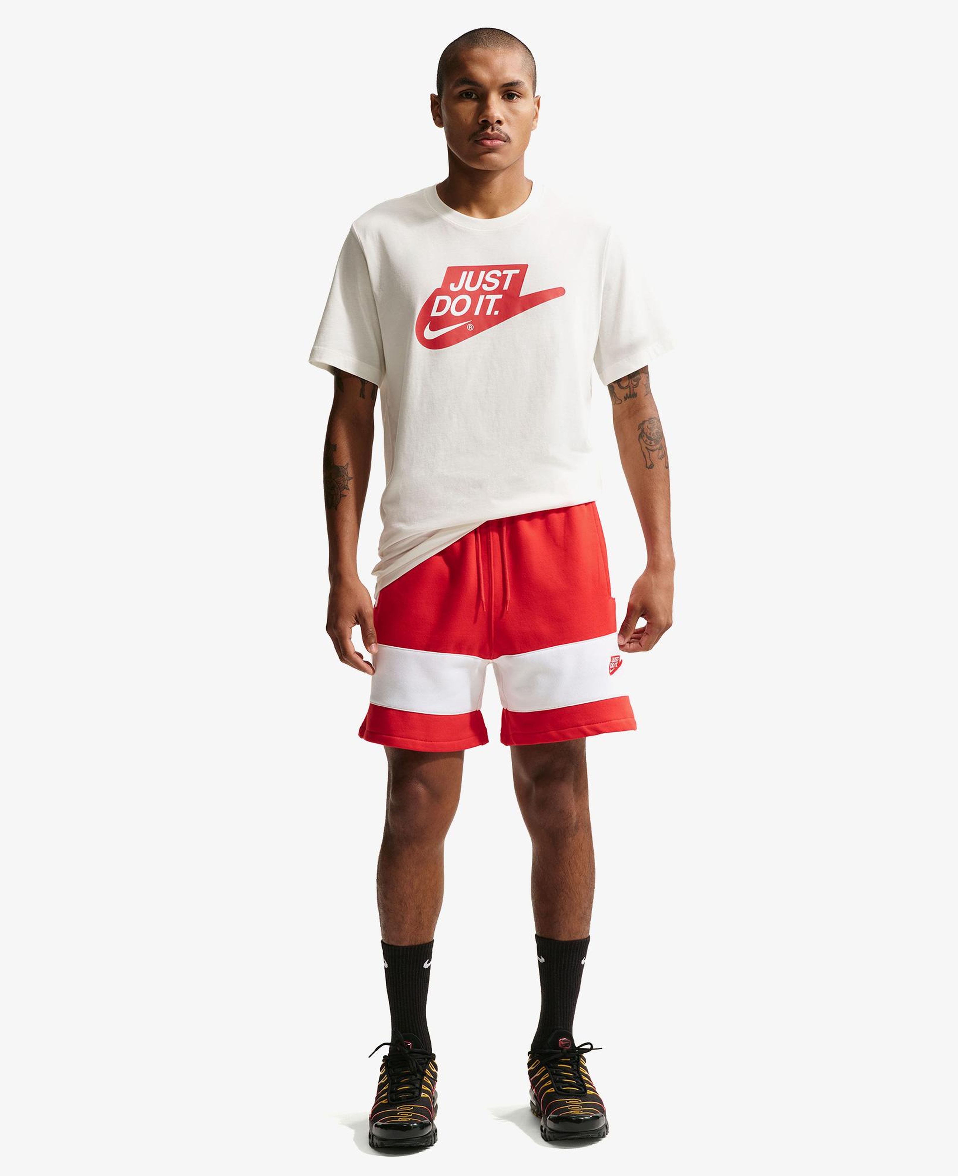 Nike Sportswear Just Do It Erkek Beyaz T-Shirt