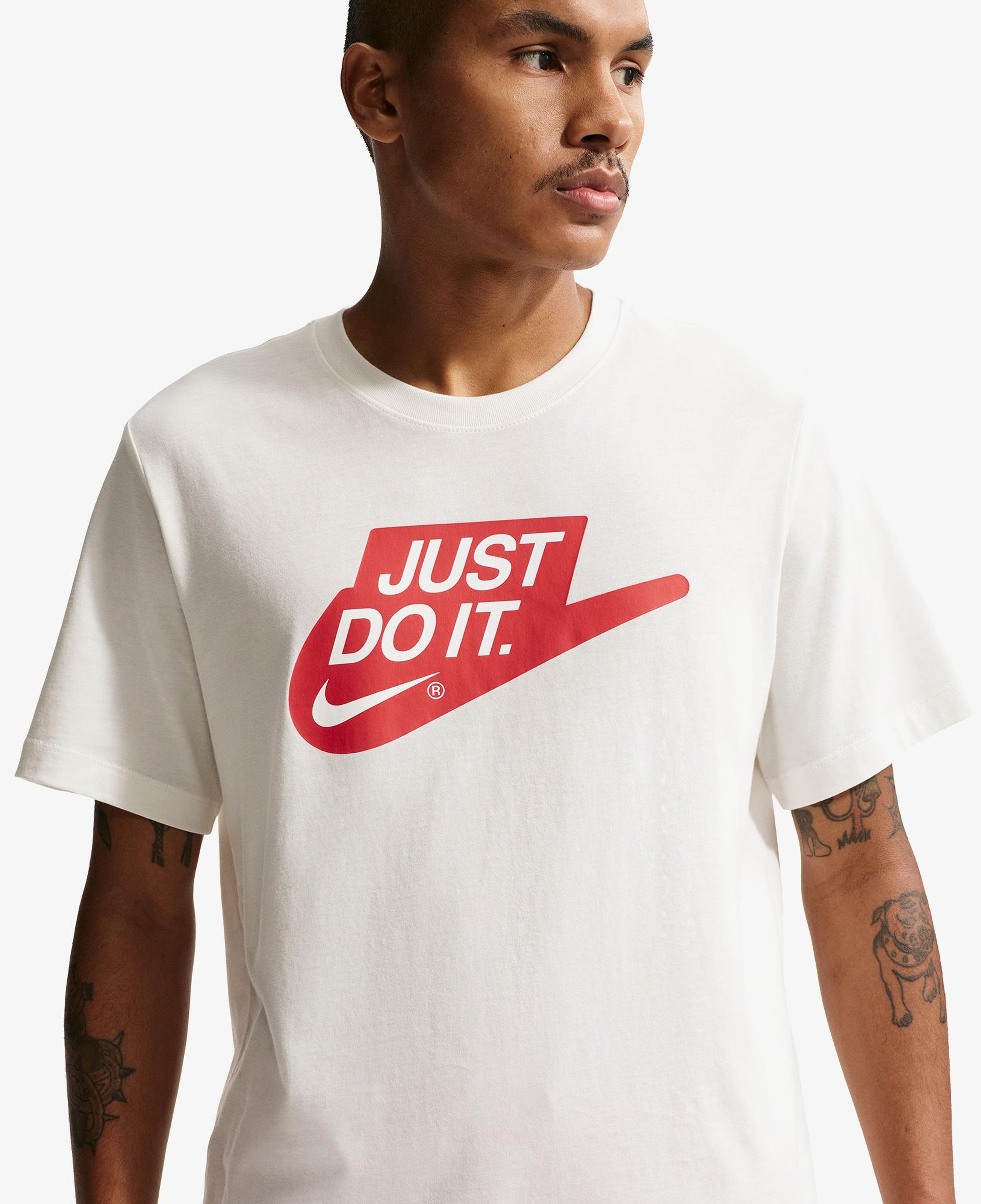 Nike Sportswear Just Do It Erkek Beyaz T-Shirt