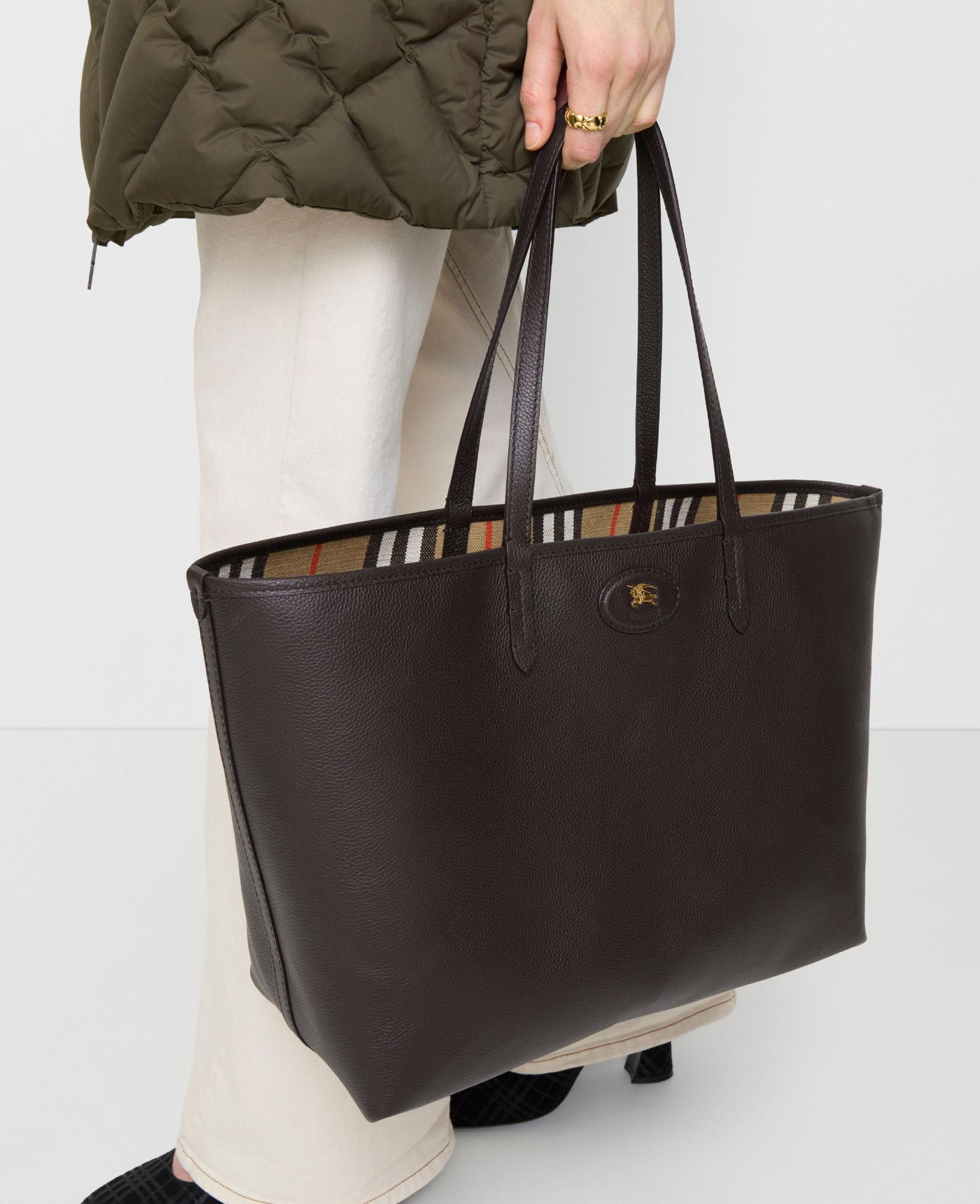 Burberry Reversıble Tote Kadın Kahverengi Omuz Çantası