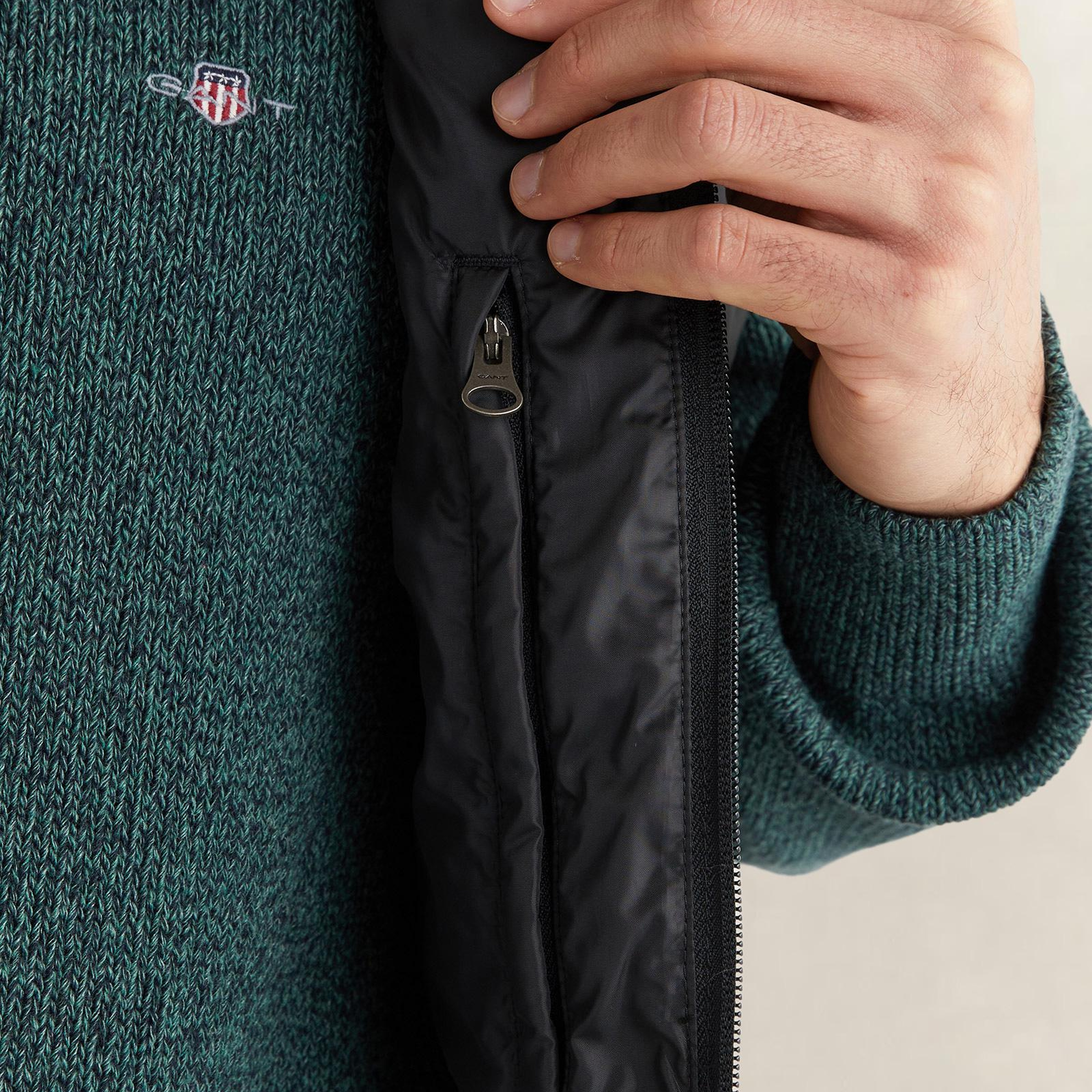 GANT Erkek Siyah Regular Fit Dik Yaka Kaz Tüyü Yelek