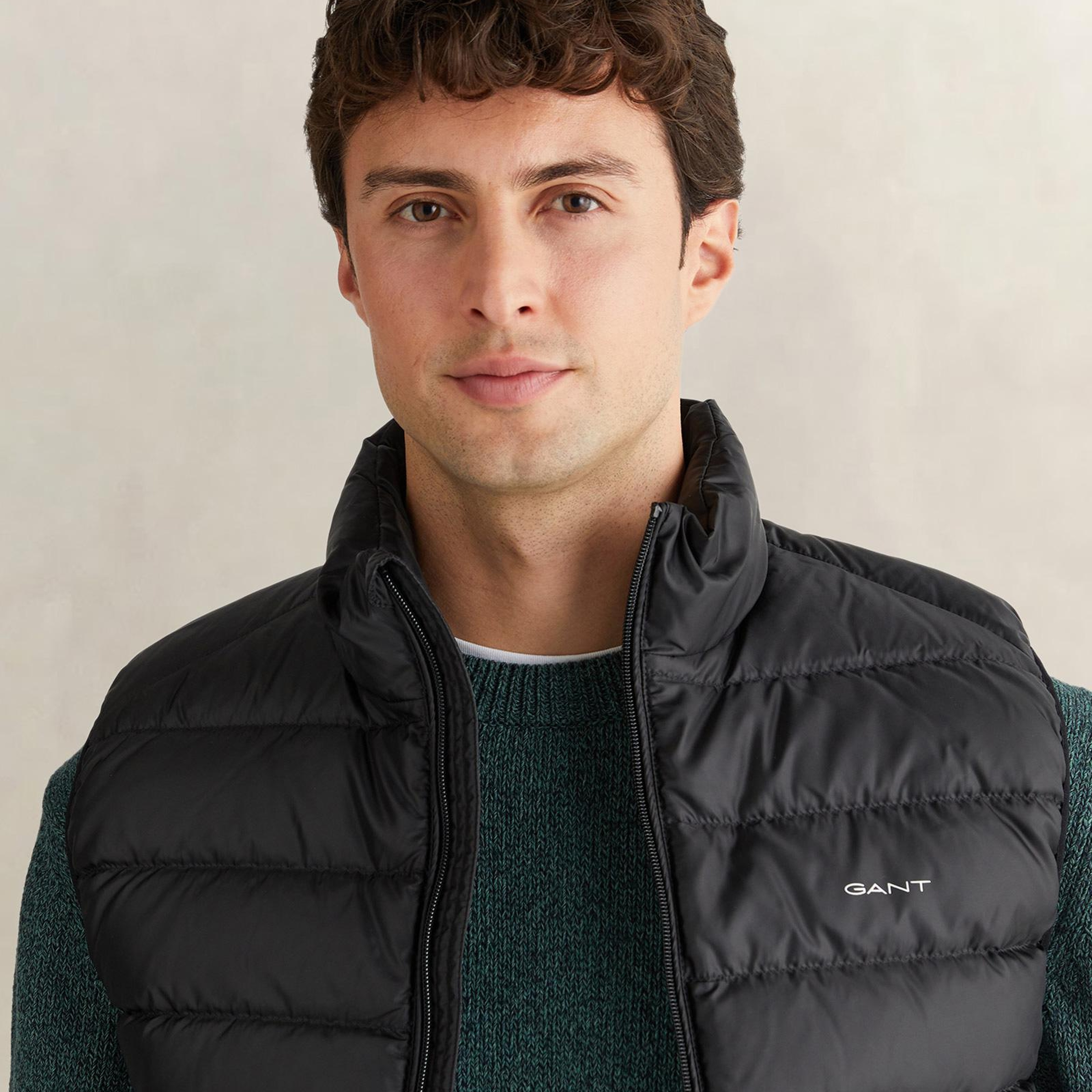 GANT Erkek Siyah Regular Fit Dik Yaka Kaz Tüyü Yelek