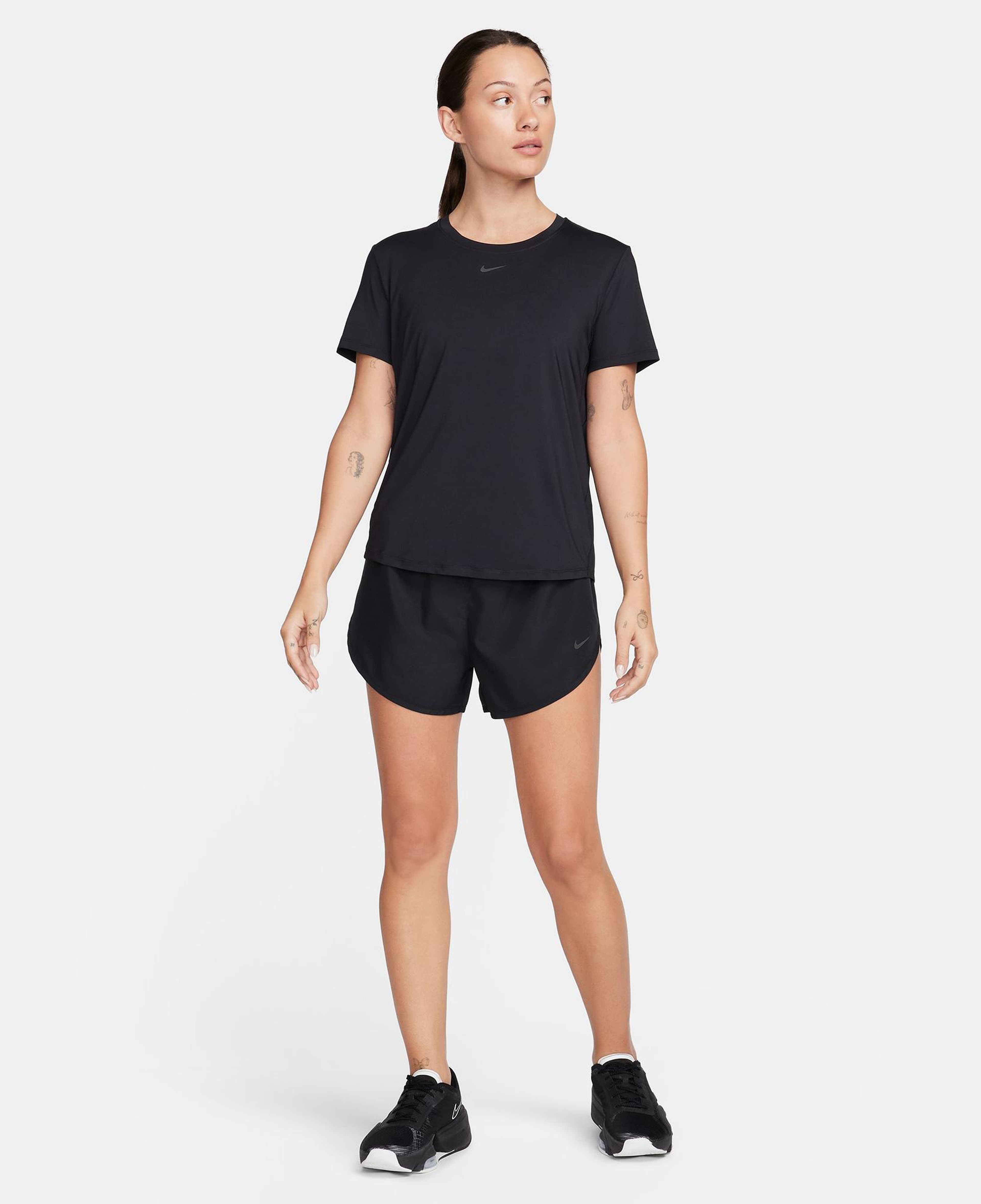 Nike One Classic Dri-Fit Kadın Siyah T-Shirt