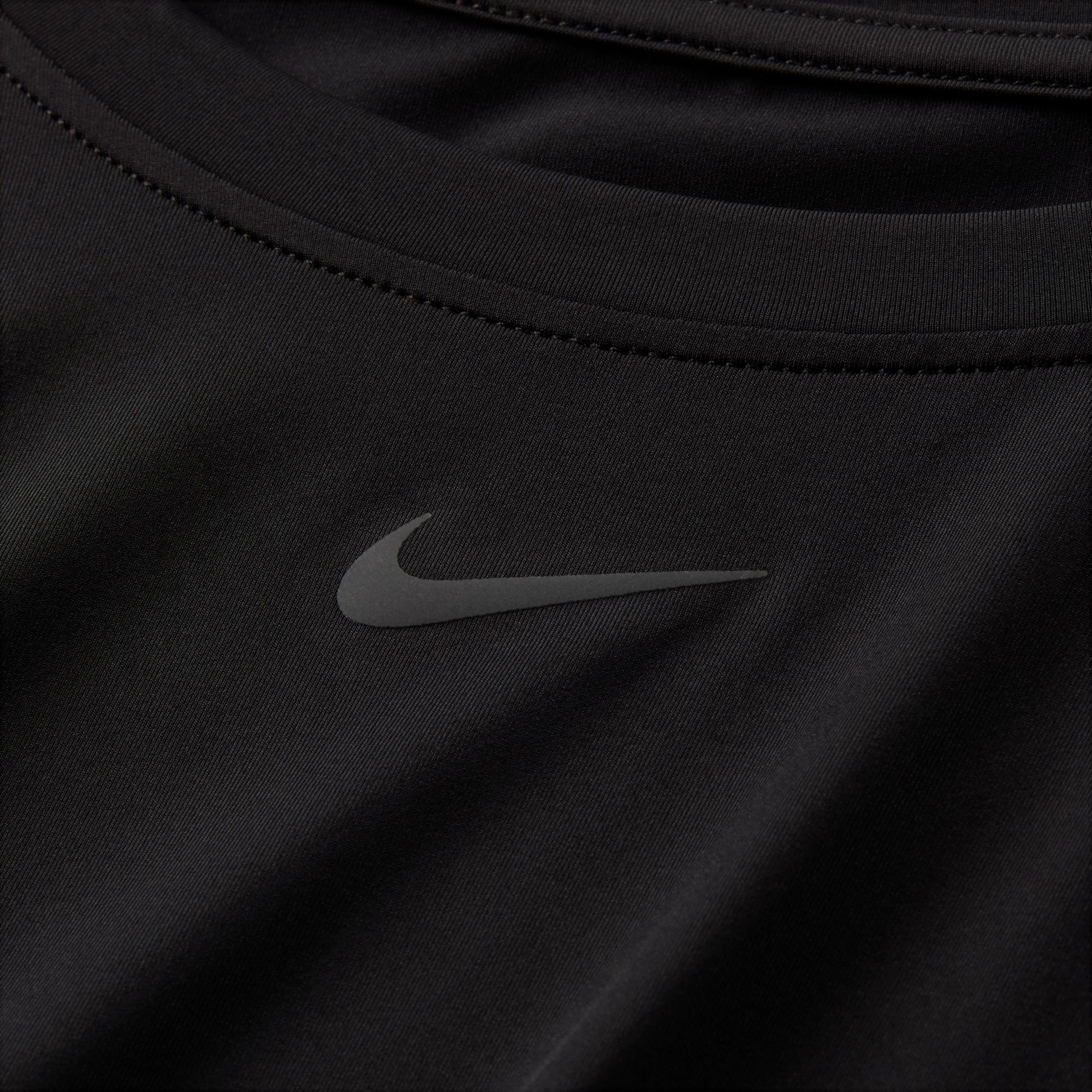 Nike One Classic Dri-Fit Kadın Siyah T-Shirt