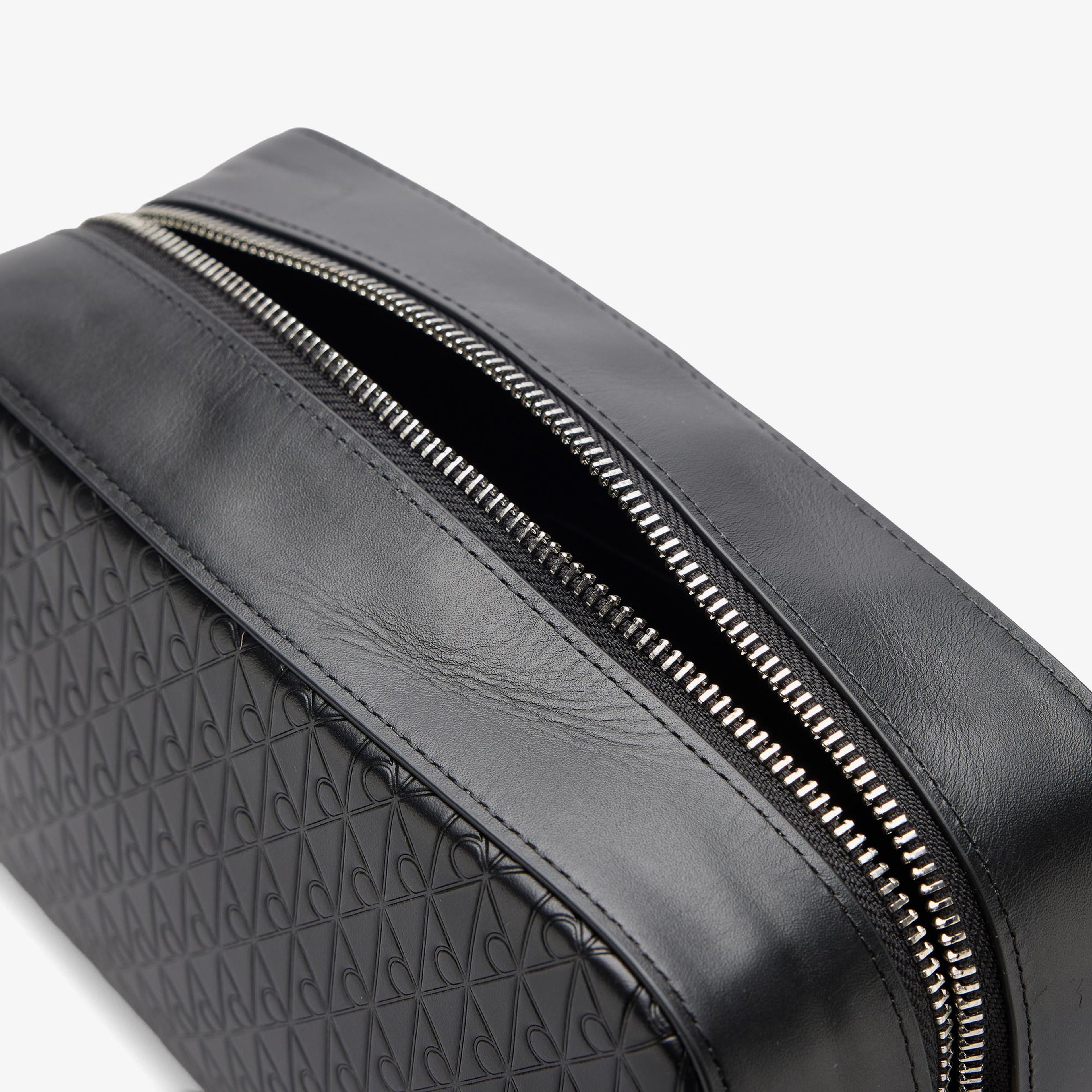 Calvin Klein Embossed Emblem Erkek Siyah El Çantası