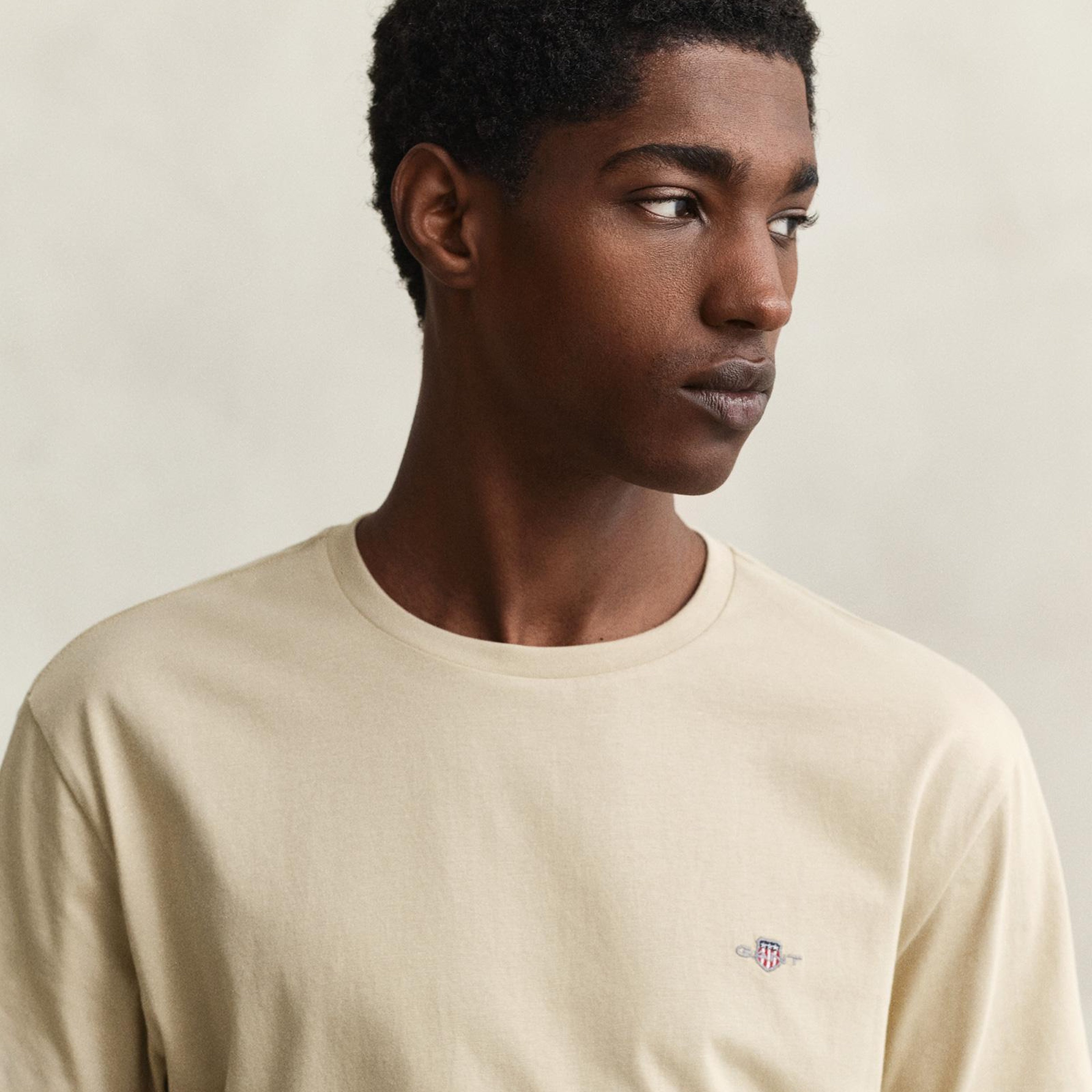 GANT Erkek Bej Bisiklet Yaka Regular Fit Logolu T-Shirt