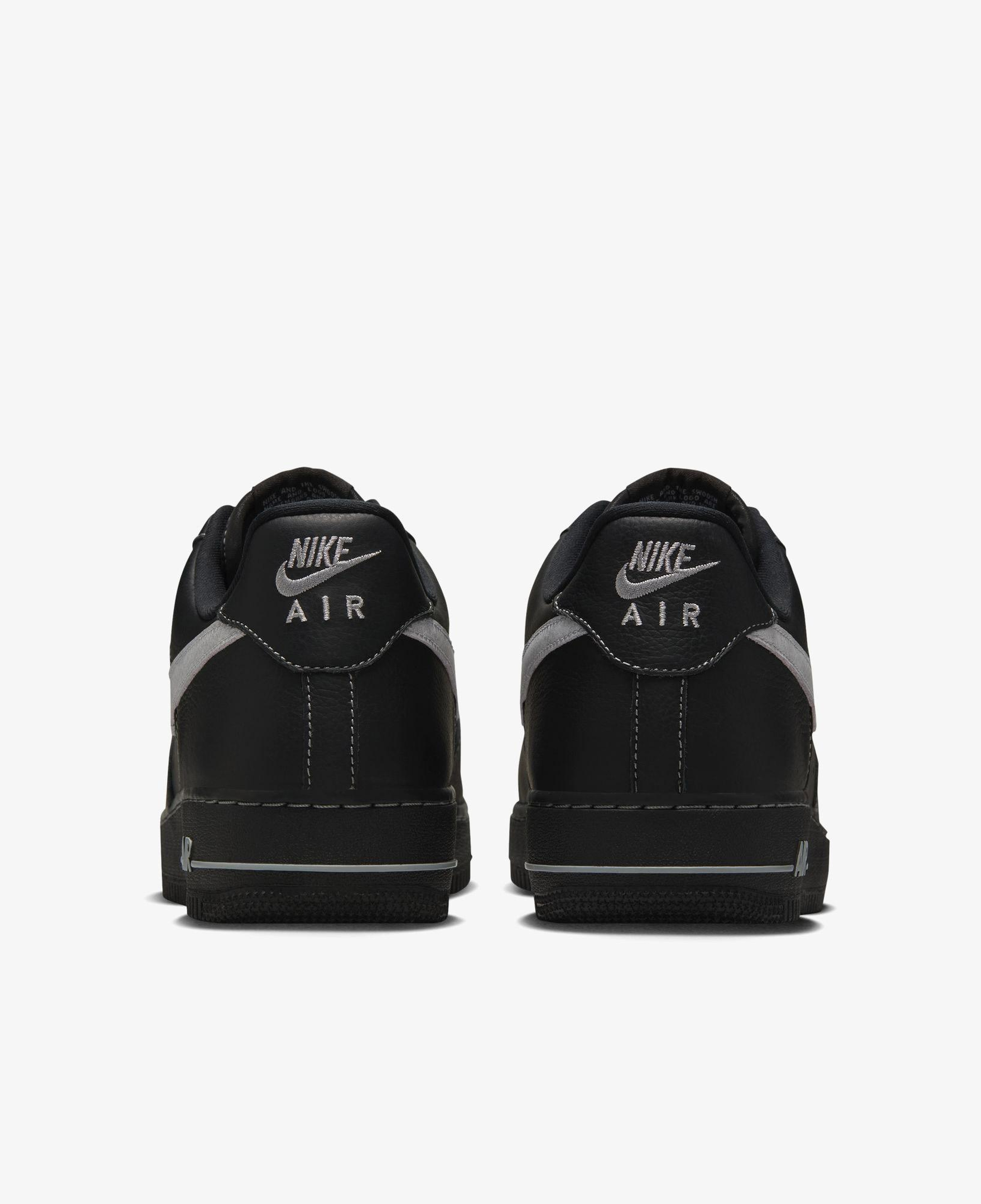 Nike Air Force 1 '07 LV8 Erkek Siyah Spor Ayakkabı