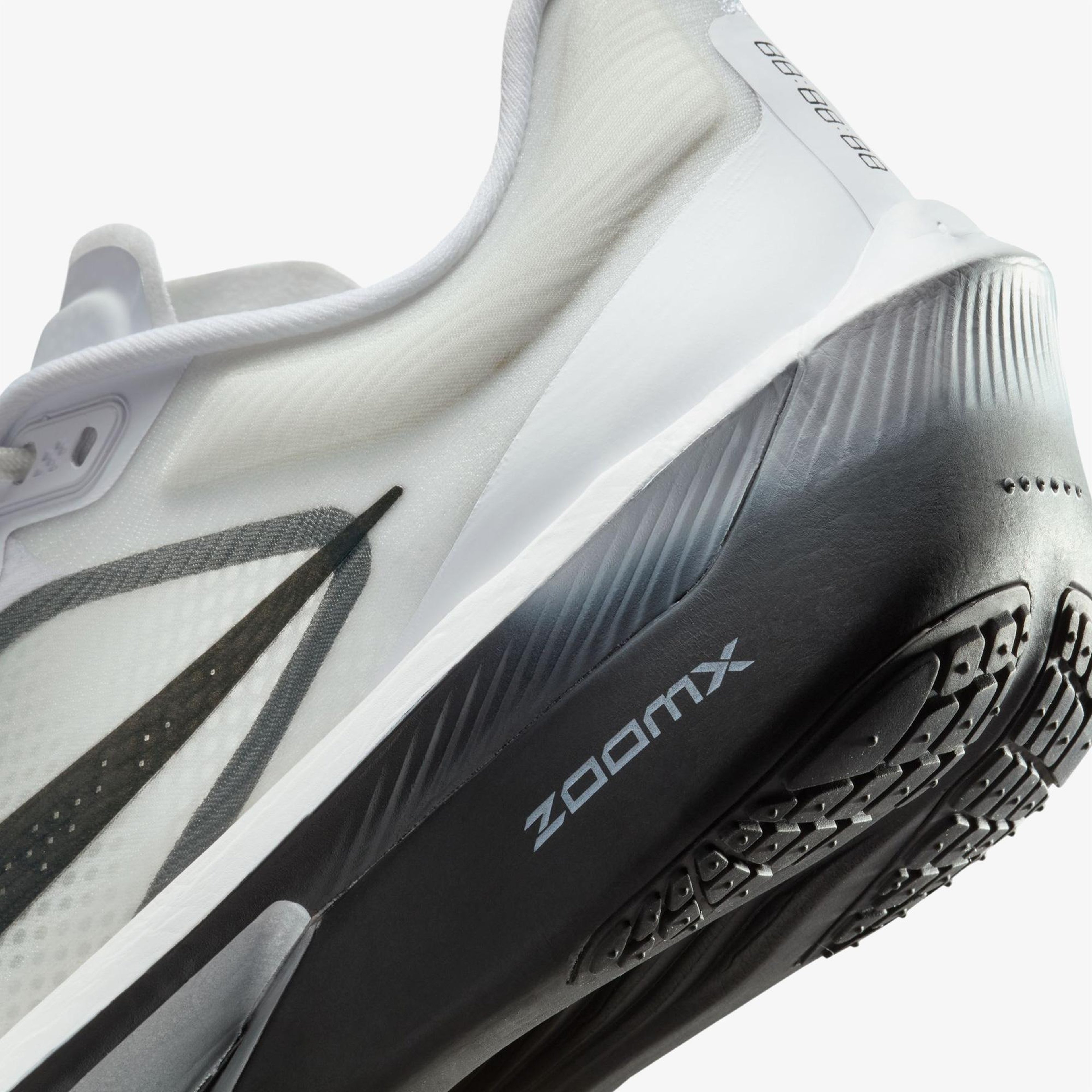 Nike Zoom Fly 6 Erkek Beyaz Koşu Ayakkabısı