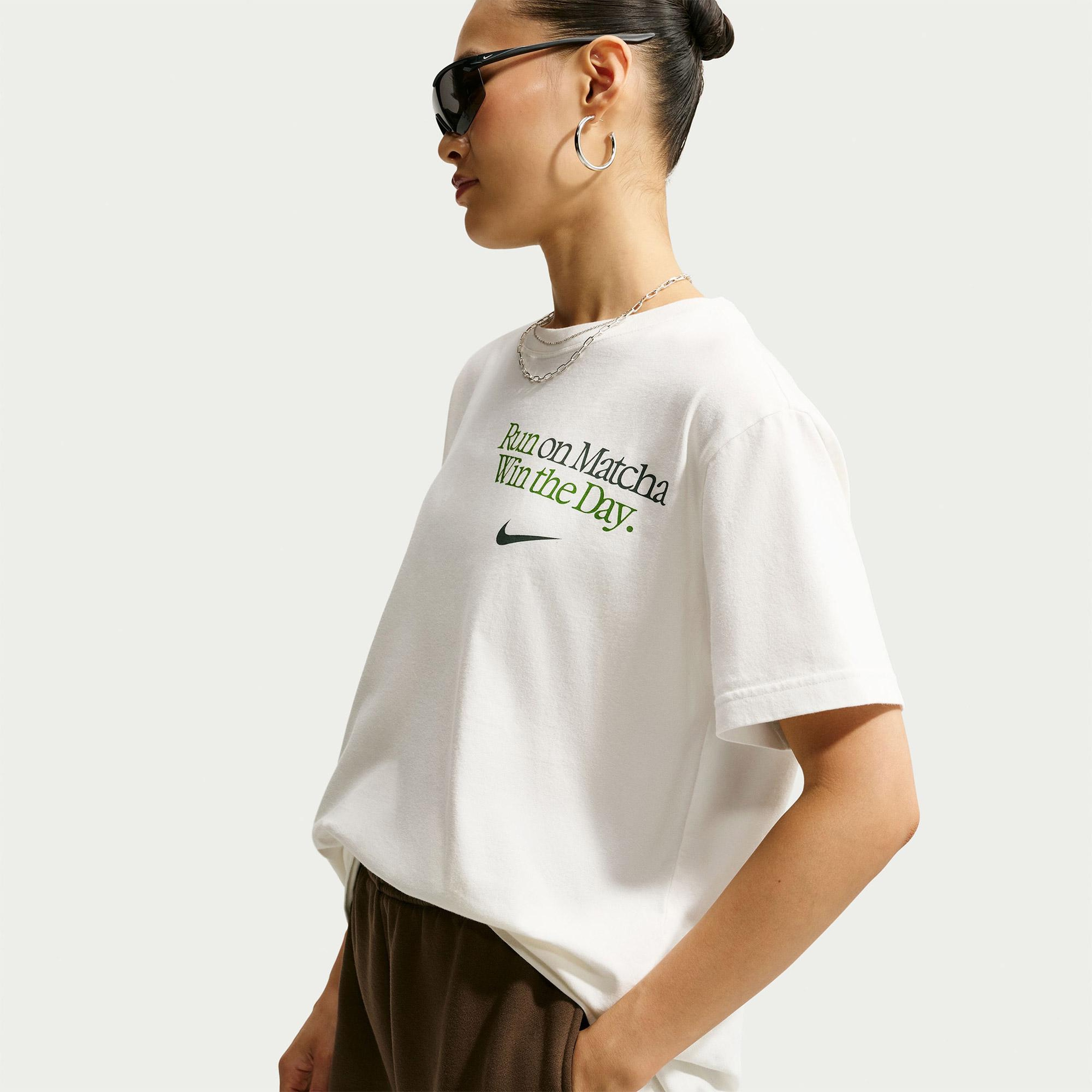 Nike Sportswear Classic Kadın Beyaz T-Shirt
