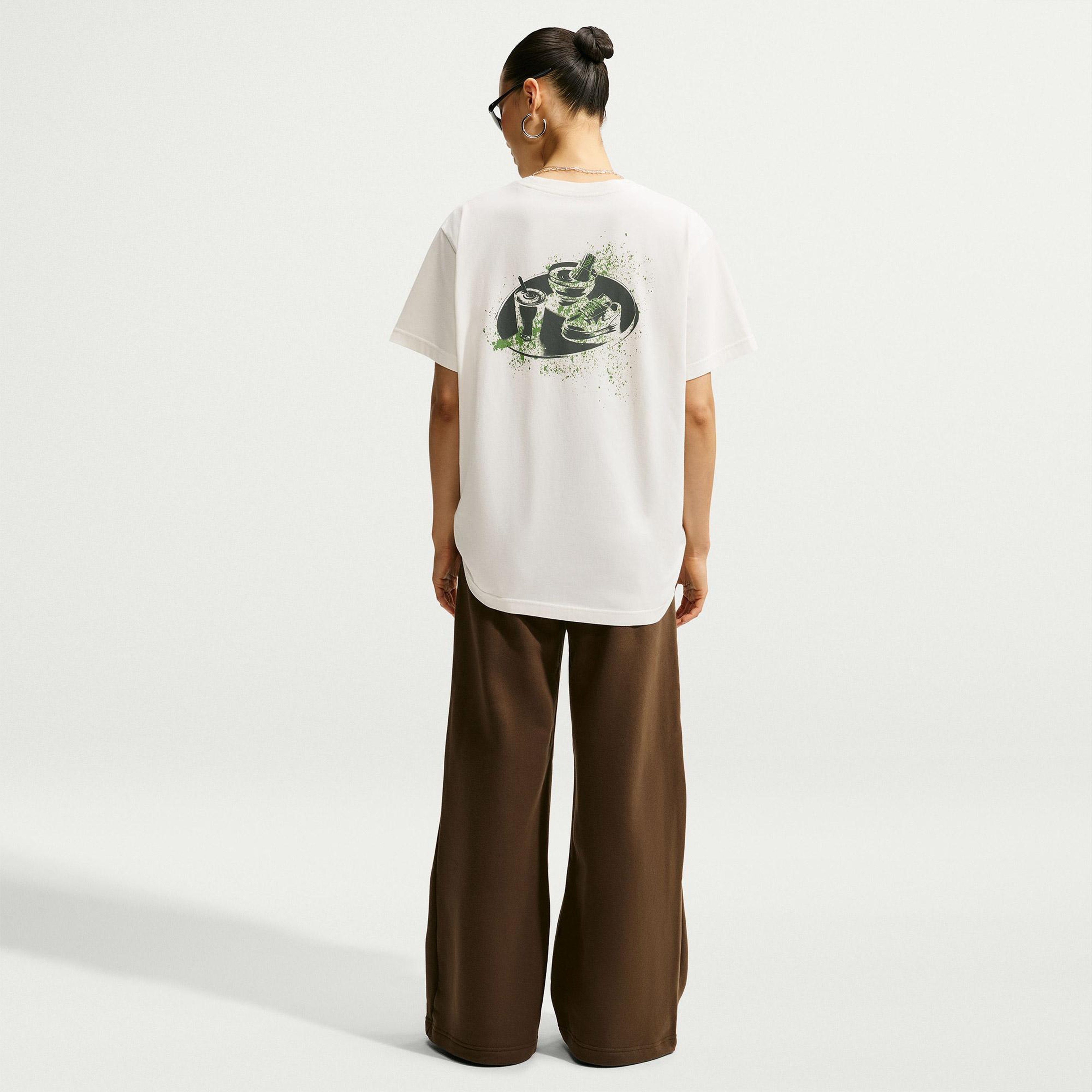 Nike Sportswear Classic Kadın Beyaz T-Shirt