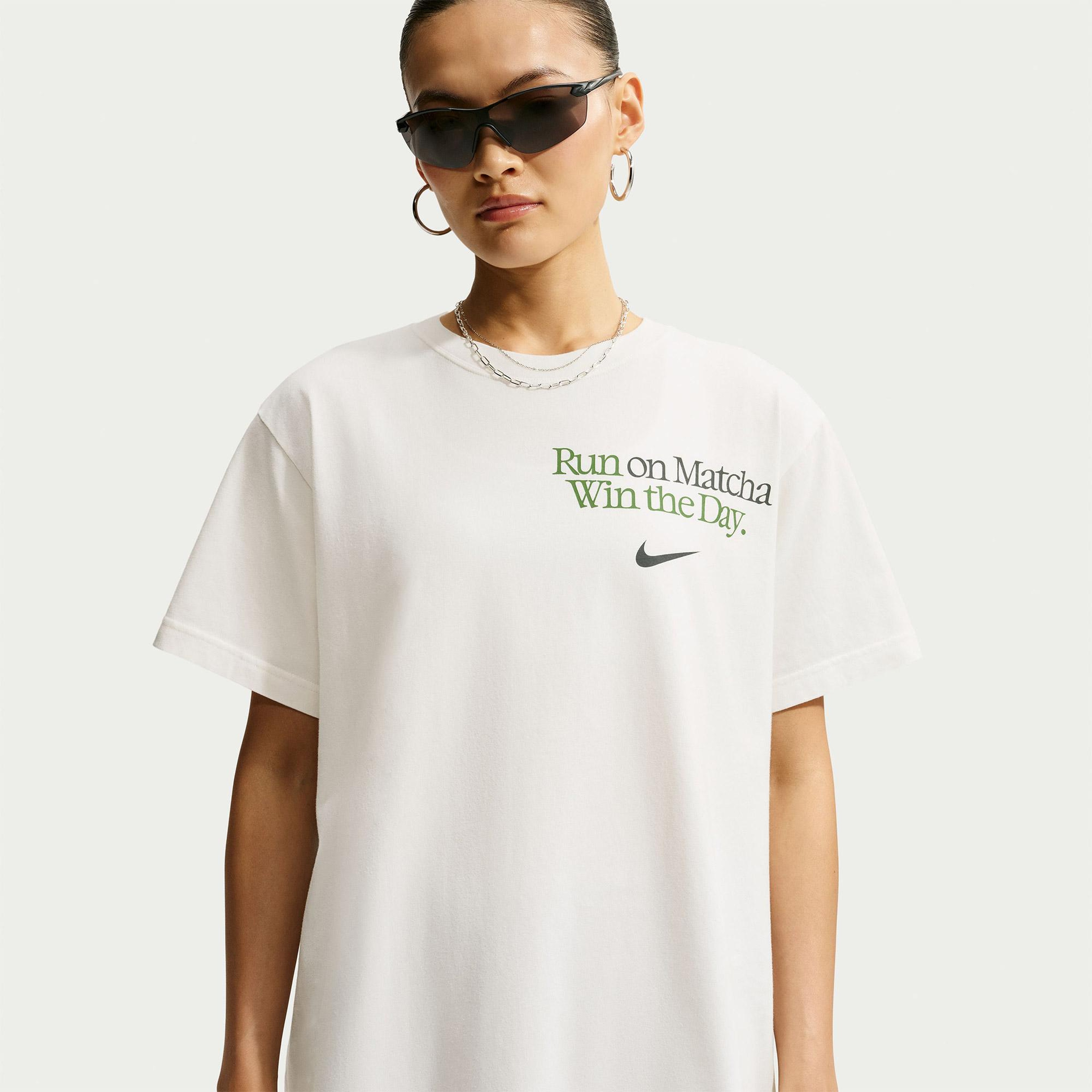 Nike Sportswear Classic Kadın Beyaz T-Shirt