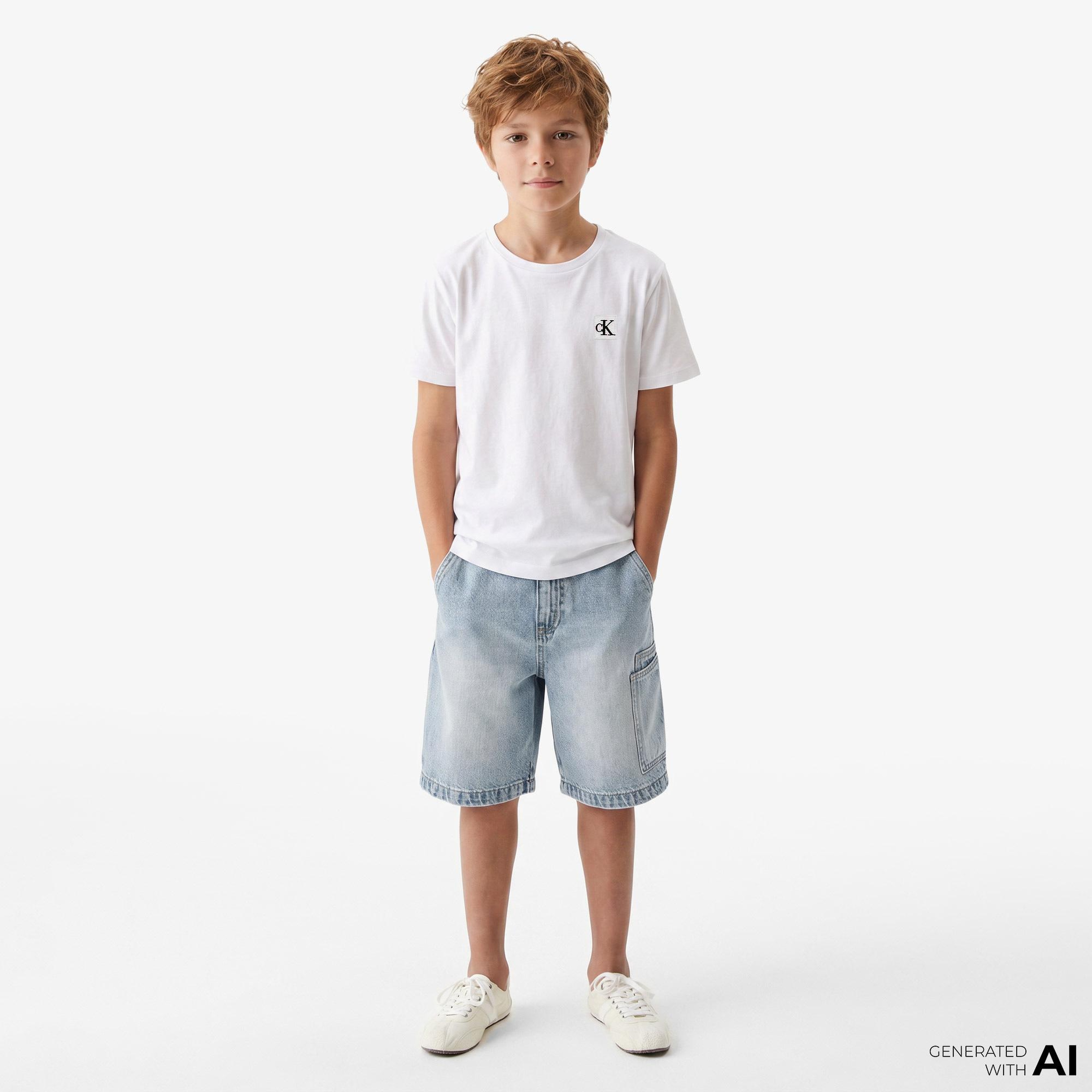 Calvin Klein Jeans Square Badge Çocuk Beyaz T-Shirt