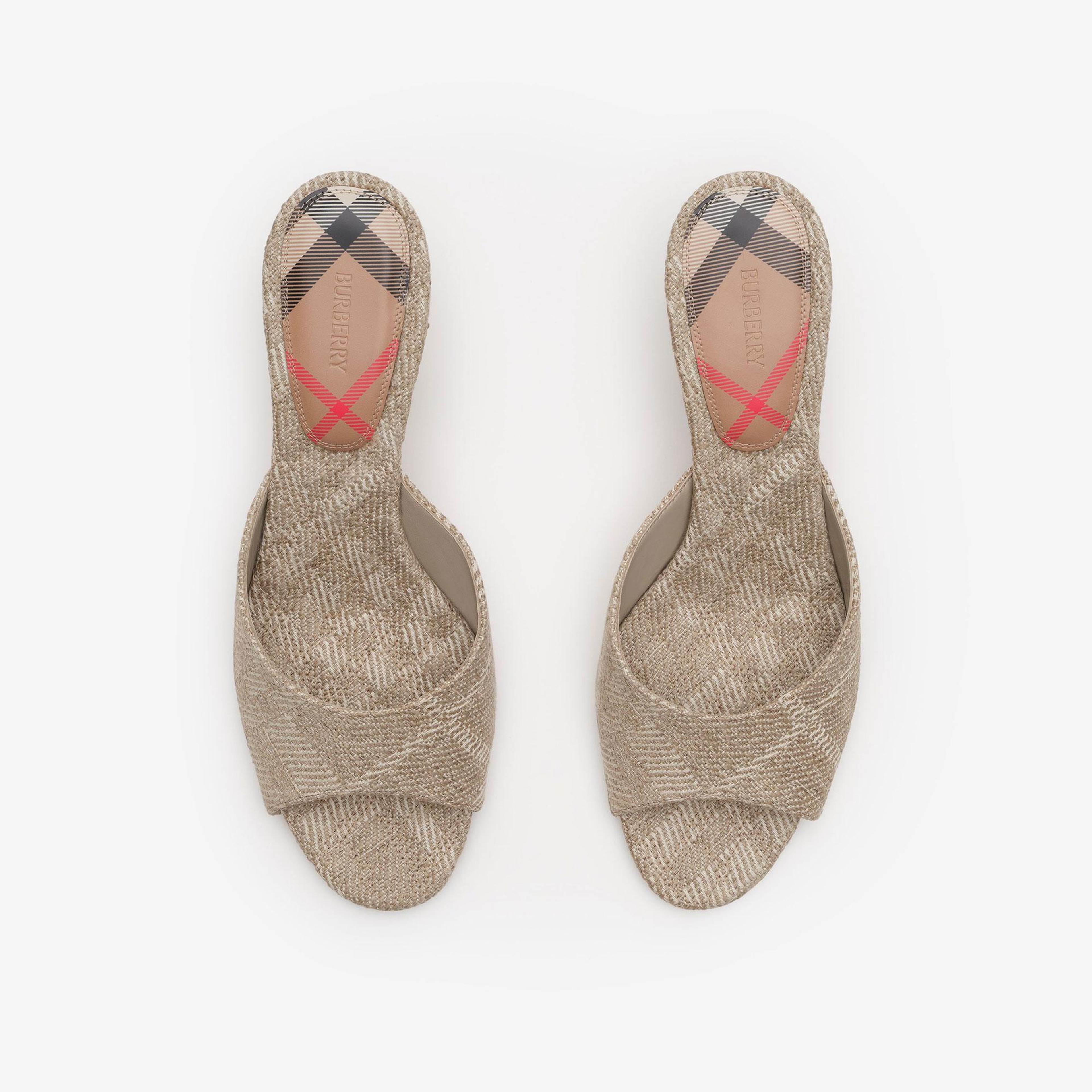 Burberry Check Mews Low Kadın Bej Keten Topuklu Ayakkabı