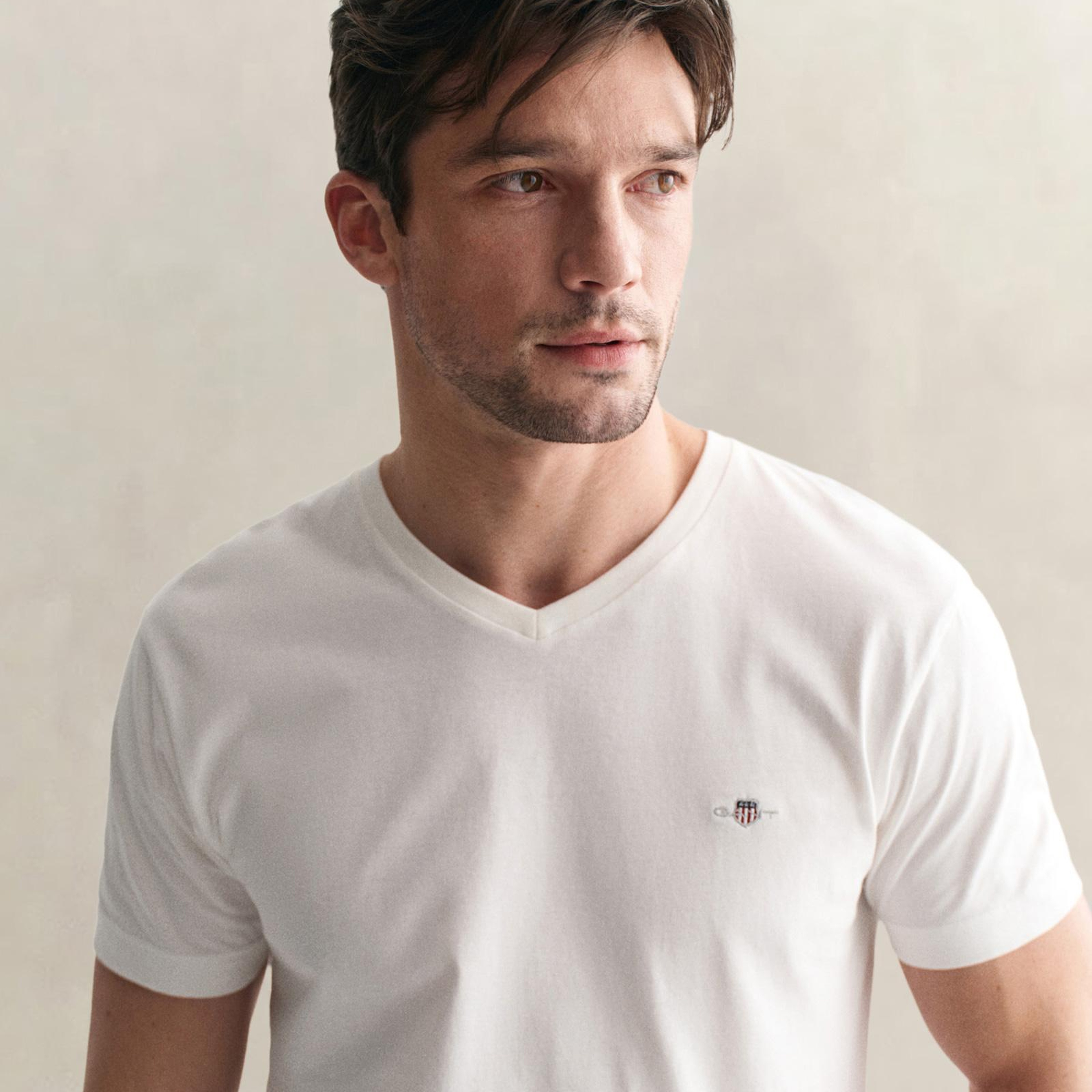 GANT Erkek Beyaz Slim Fit V Yaka T-Shirt