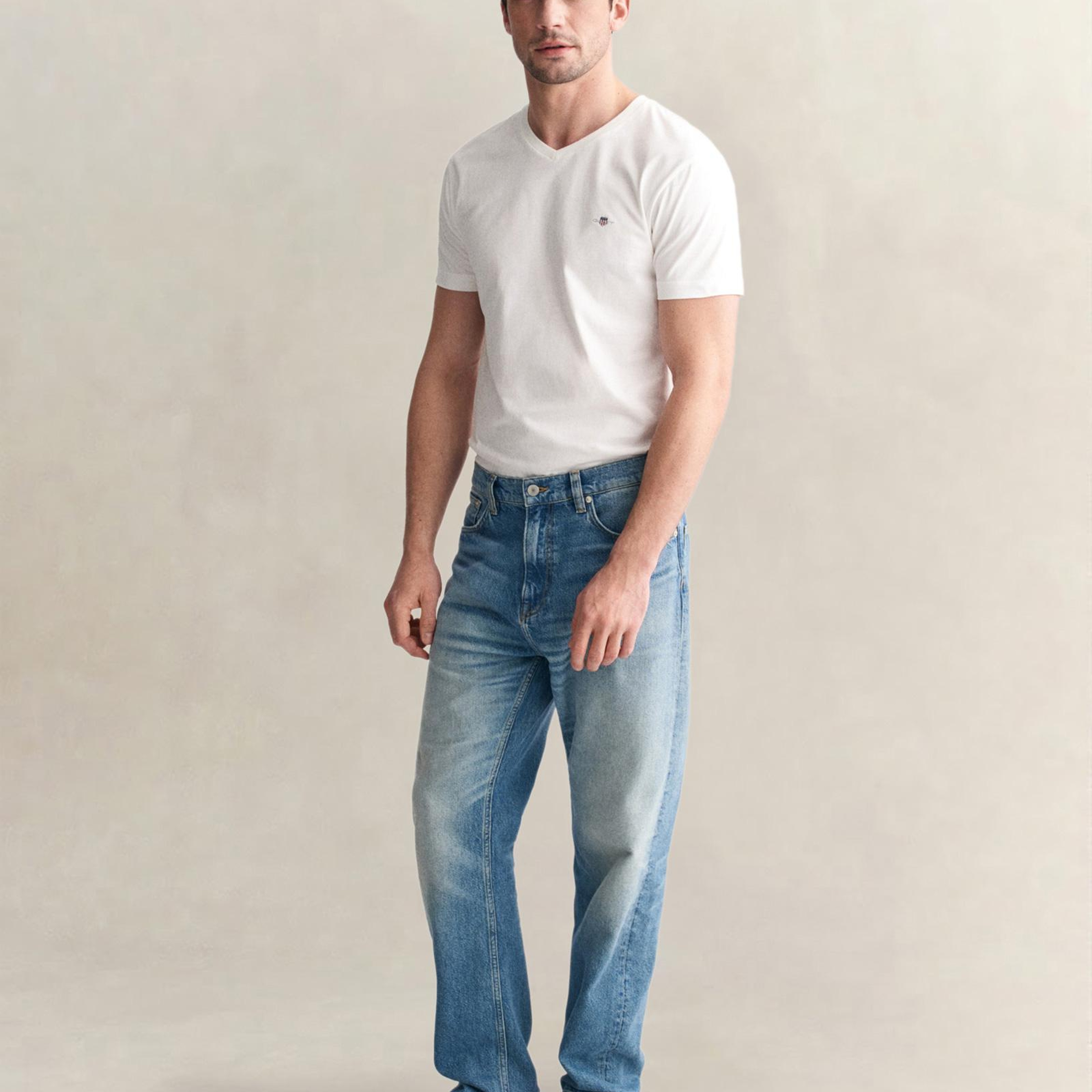 GANT Erkek Beyaz Slim Fit V Yaka T-Shirt