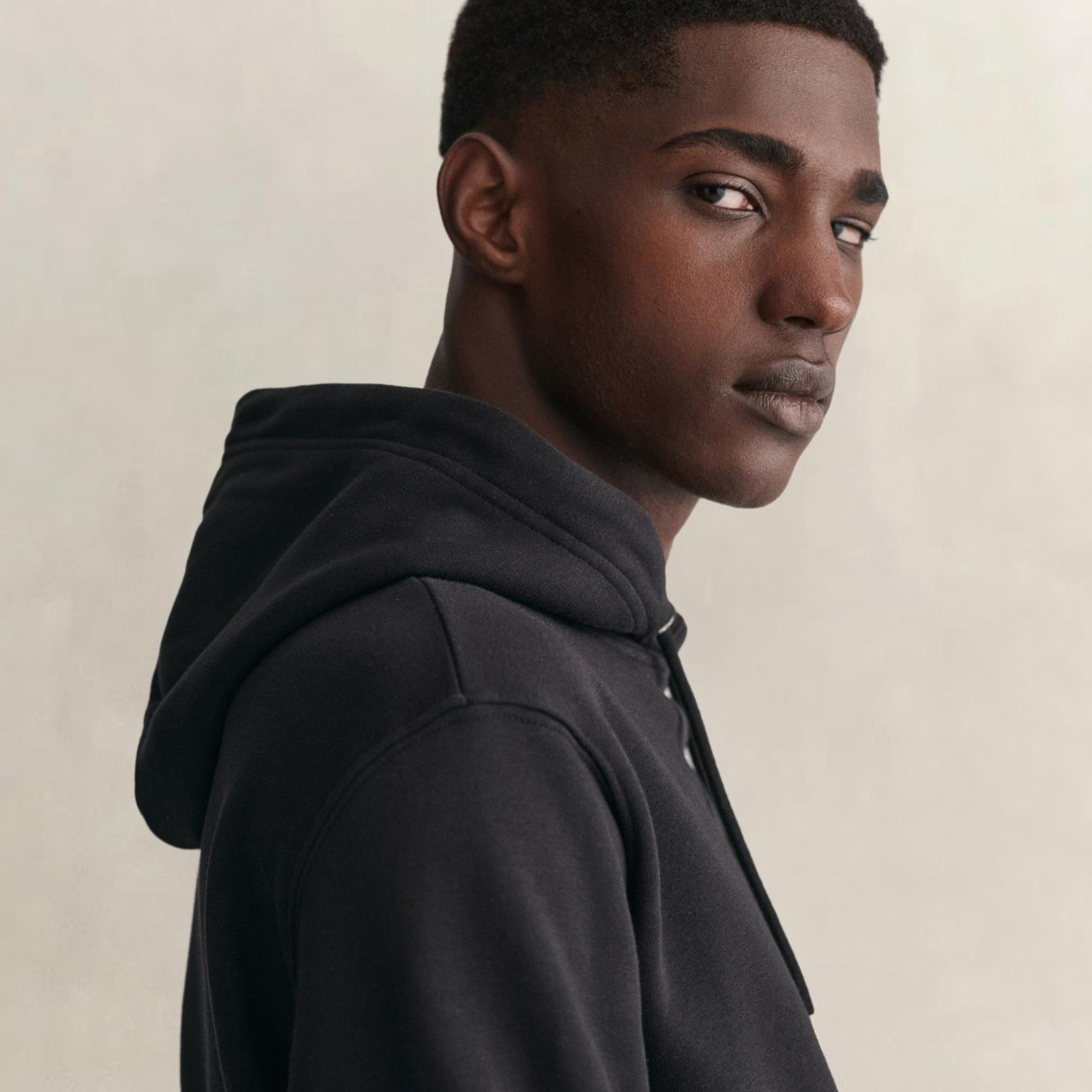 GANT Erkek Siyah Regular Fit Kapüşonlu Sweatshirt