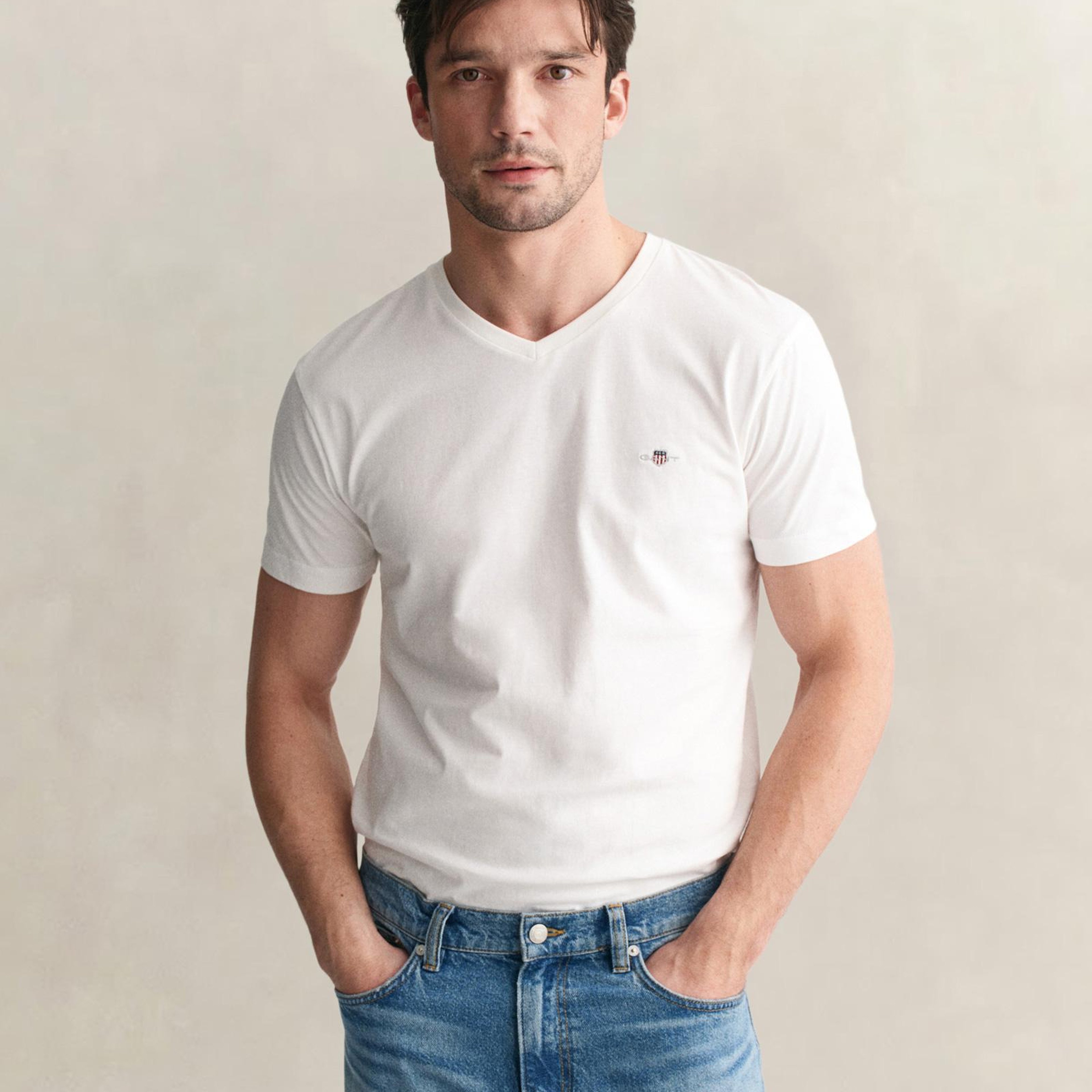 GANT Erkek Beyaz Slim Fit V Yaka T-Shirt