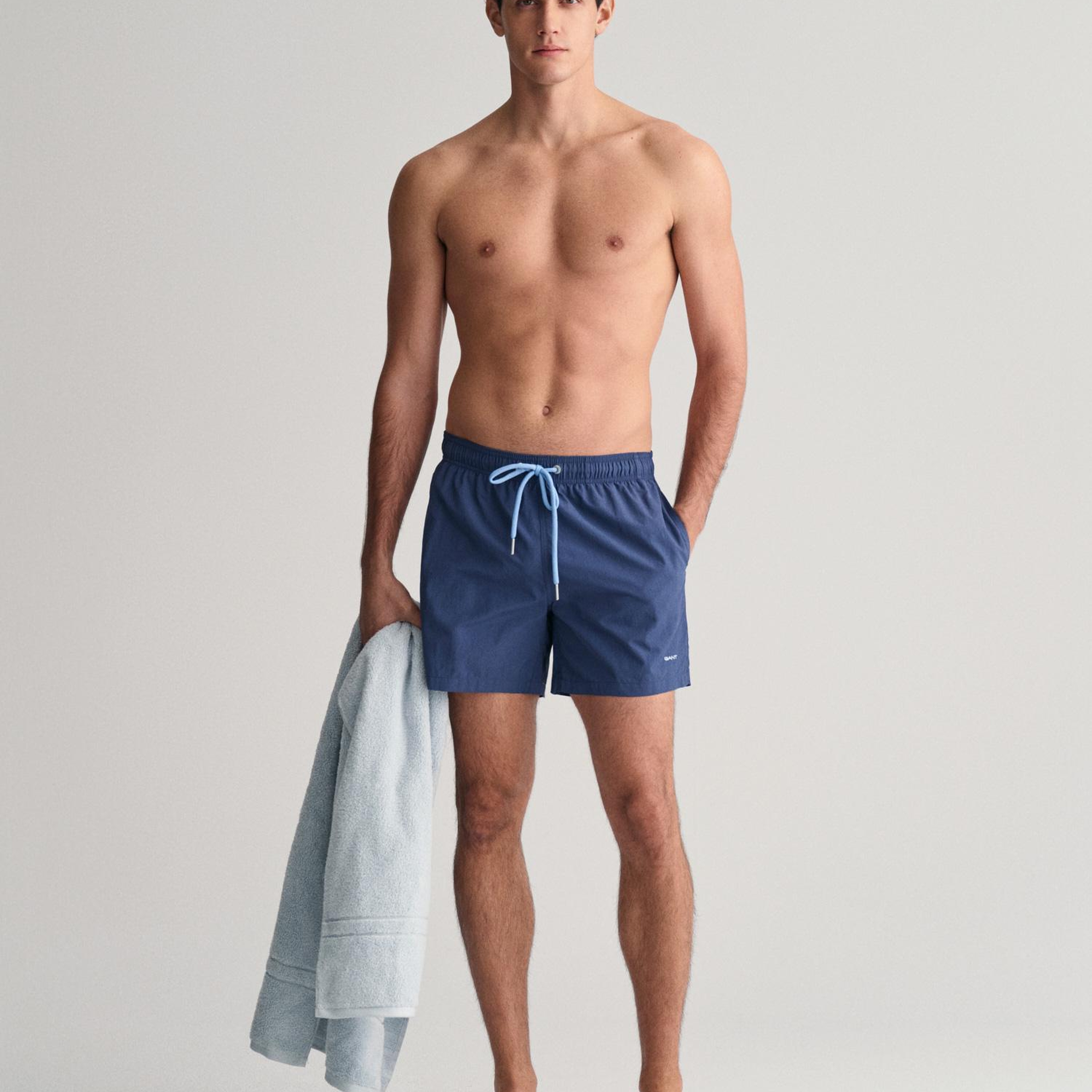 GANT Erkek Mavi Regular Fit Logolu Deniz Şortu