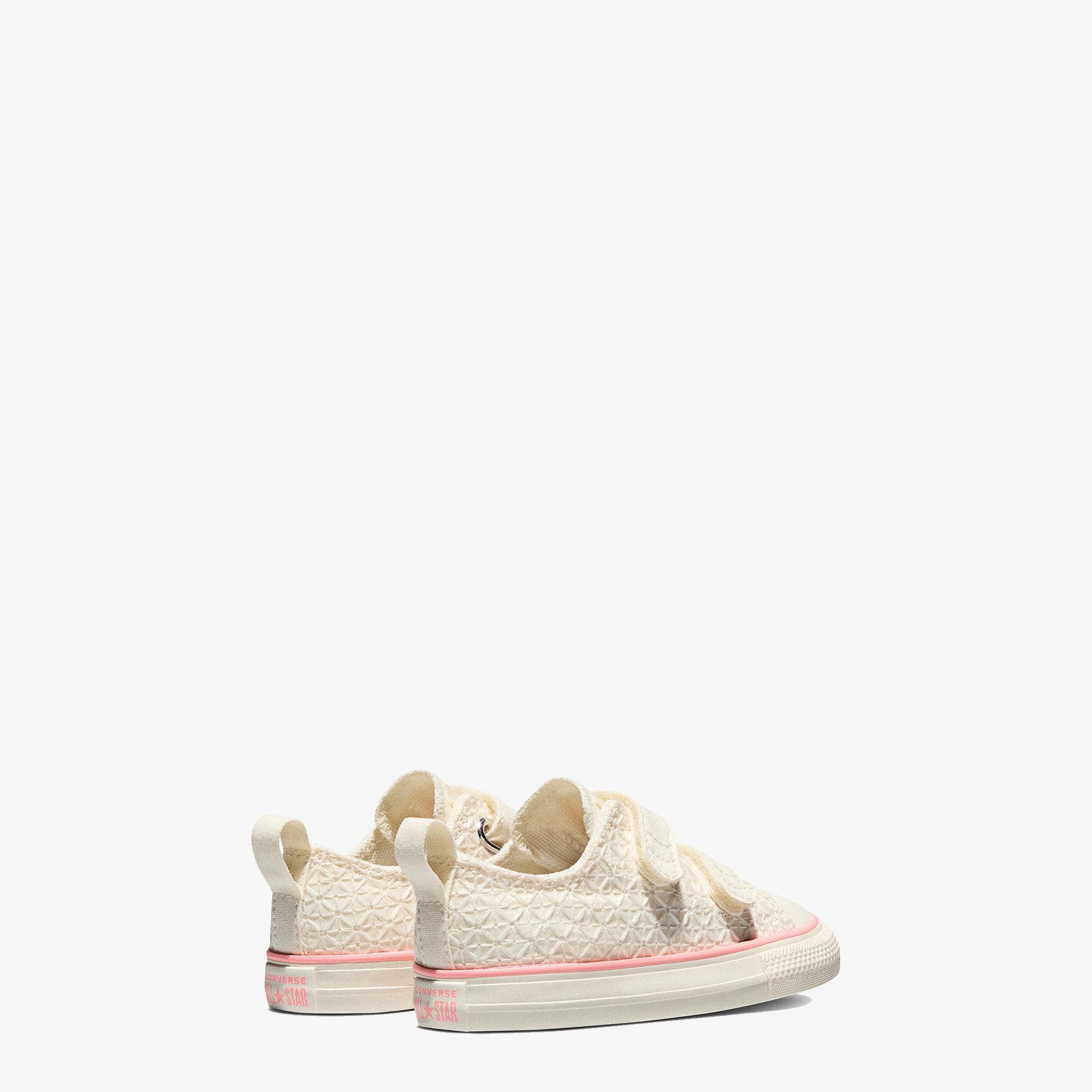 Converse Chuck Taylor All Star Bebek İşlemeli Krem Sneaker