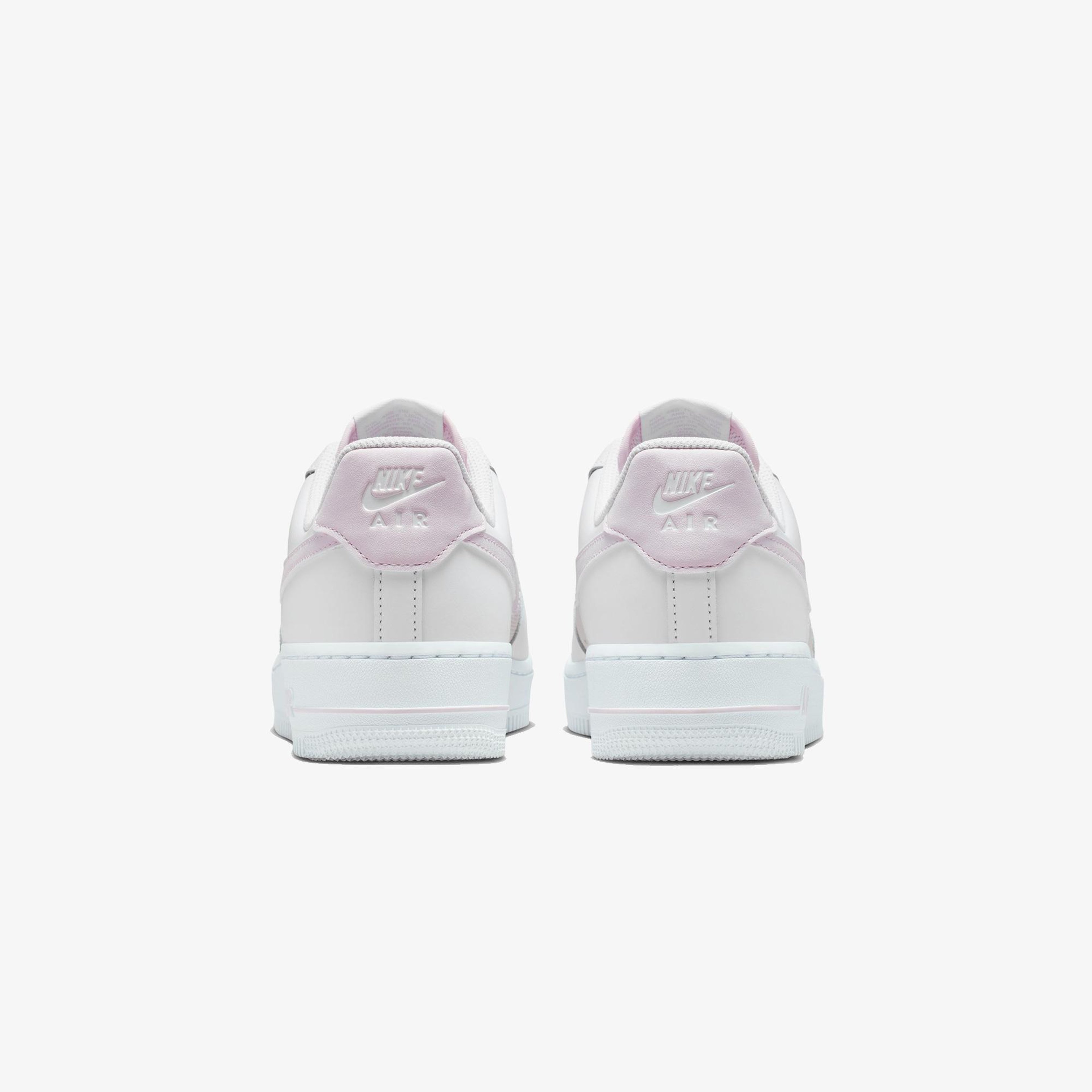 Nike Air Force 1 '07 SE Kadın Beyaz Spor Ayakkabı