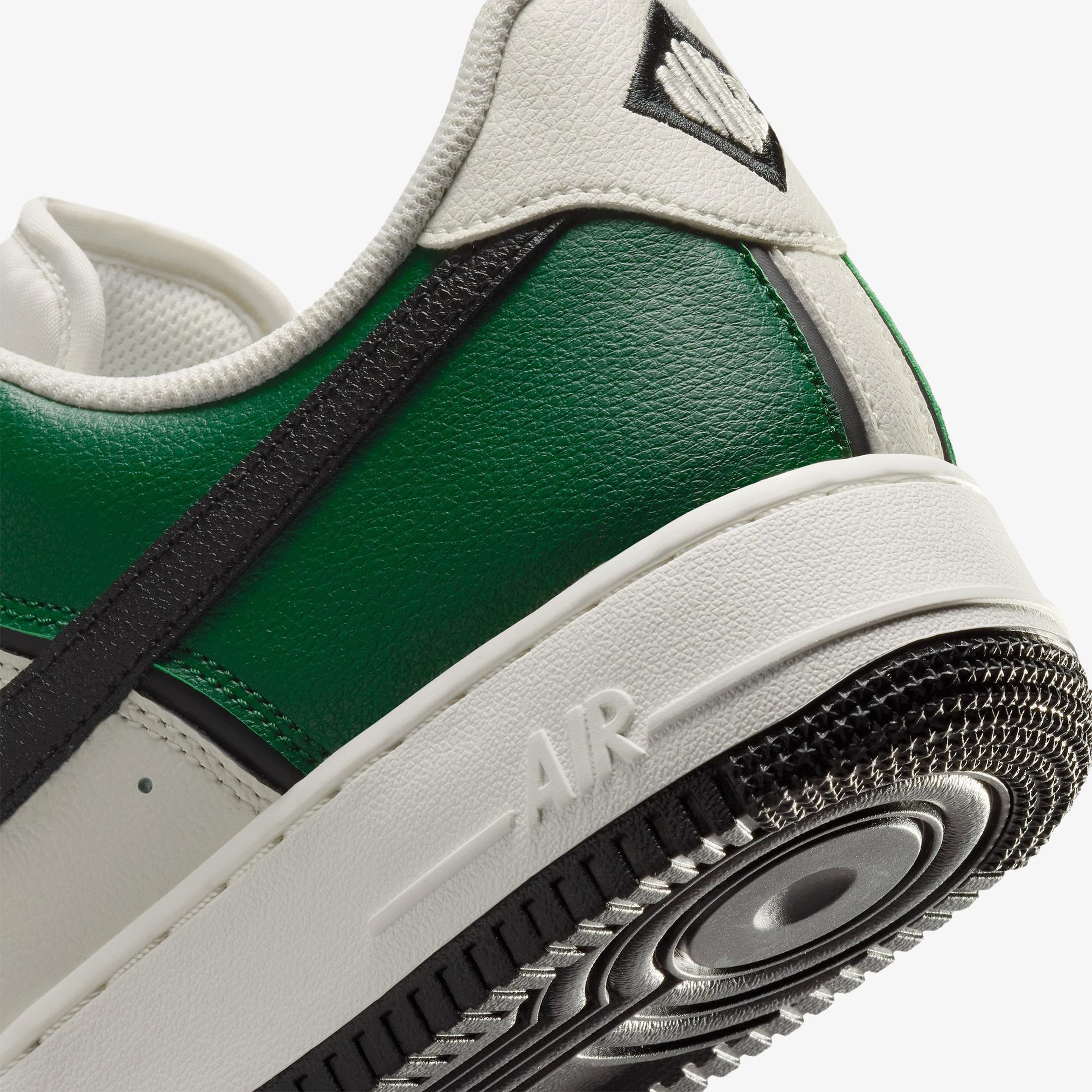 Nike Air Force 1 '07 LV8 Erkek Yeşil Spor Ayakkabı