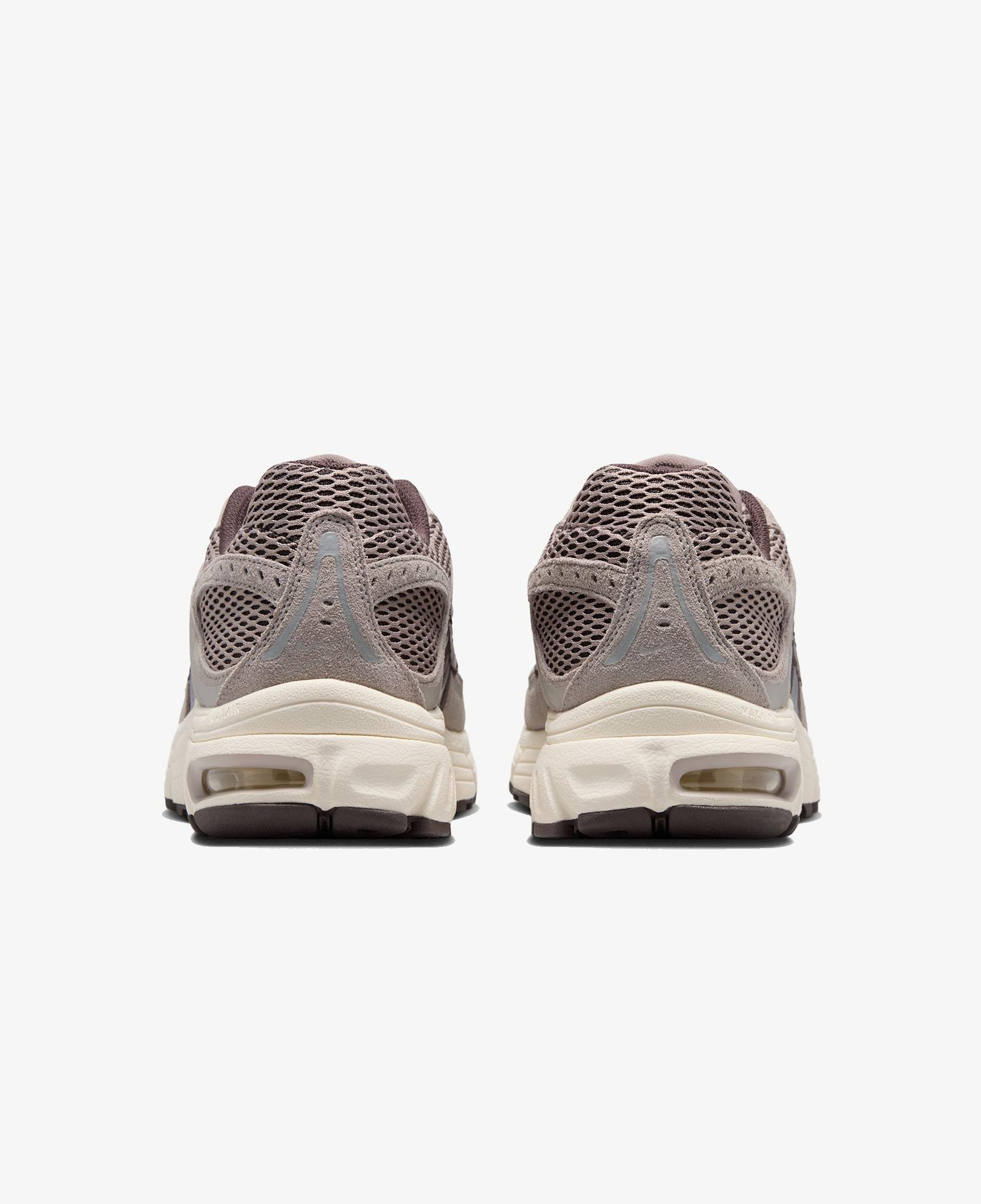 Nike Air Max Moto 2K Erkek Kahverengi Spor Ayakkabı