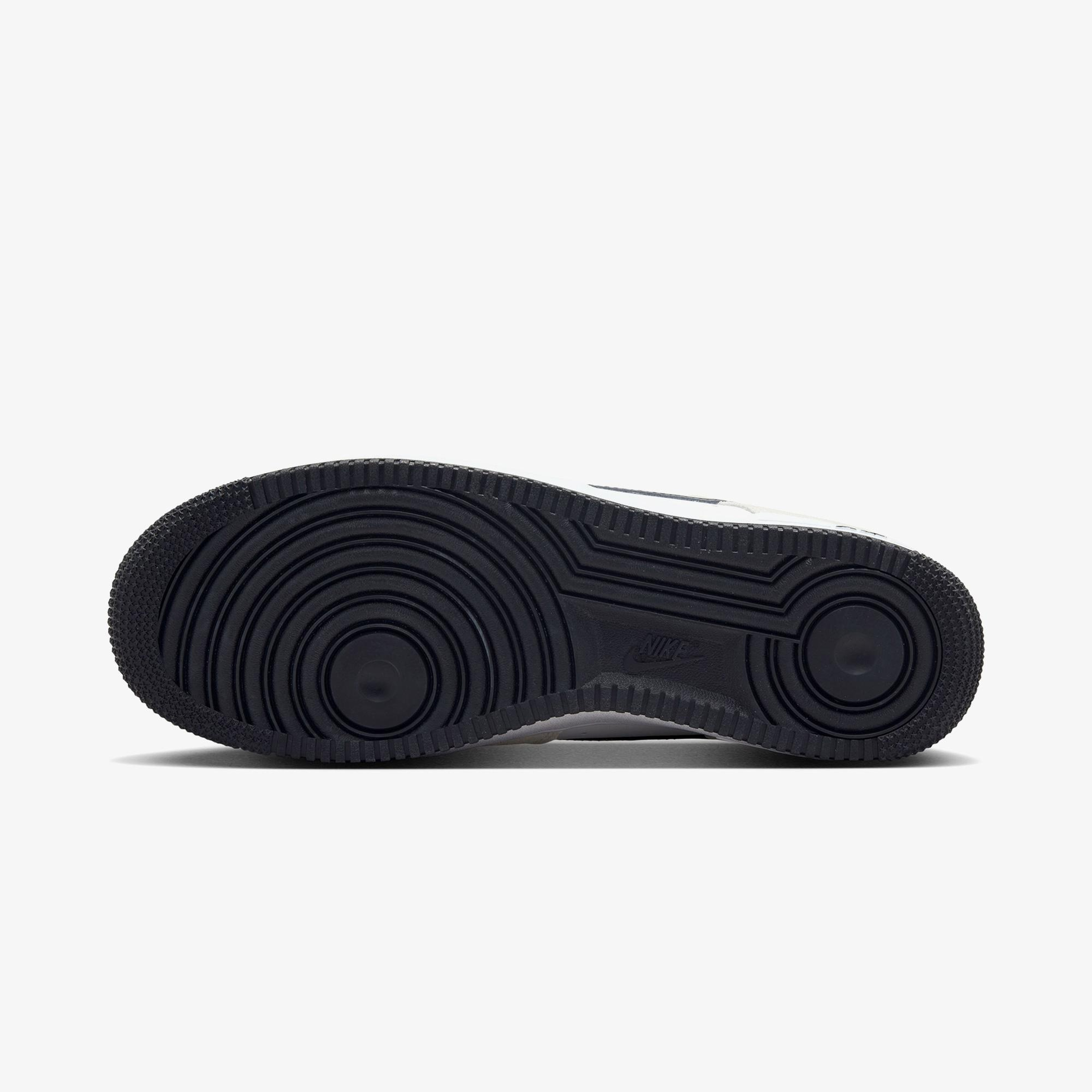 Nike Air Force 1 '07 LV8 Erkek Beyaz Spor Ayakkabı