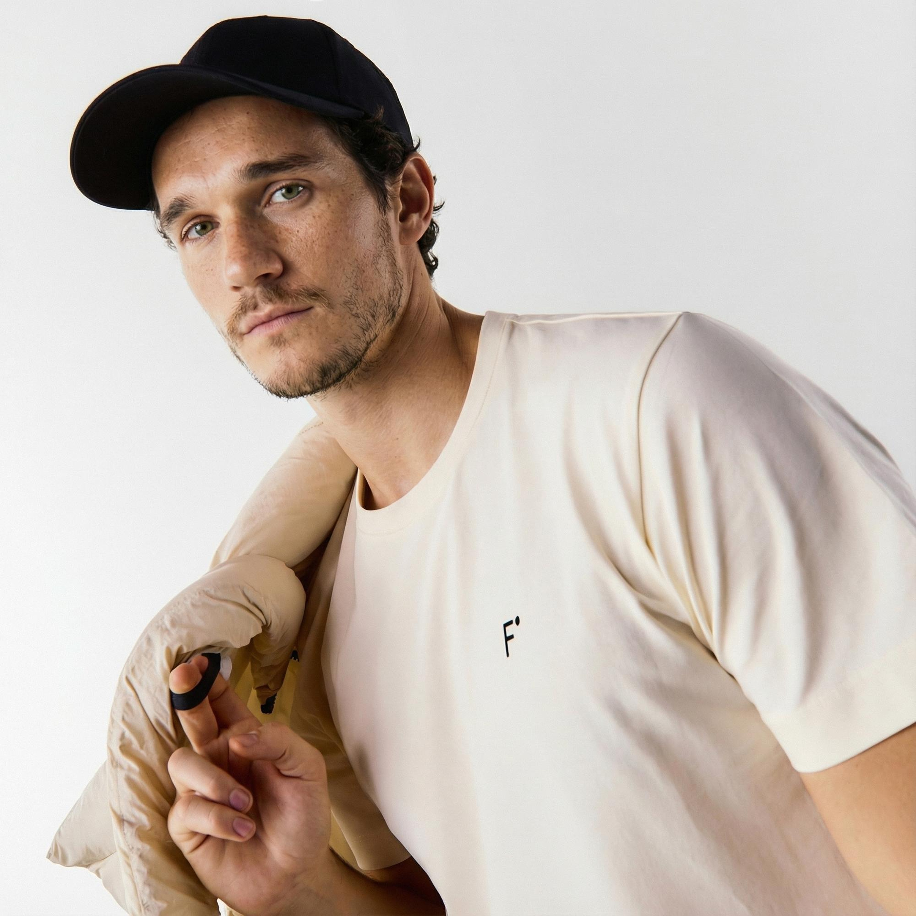 FashFed Unisex Bej T-Shirt