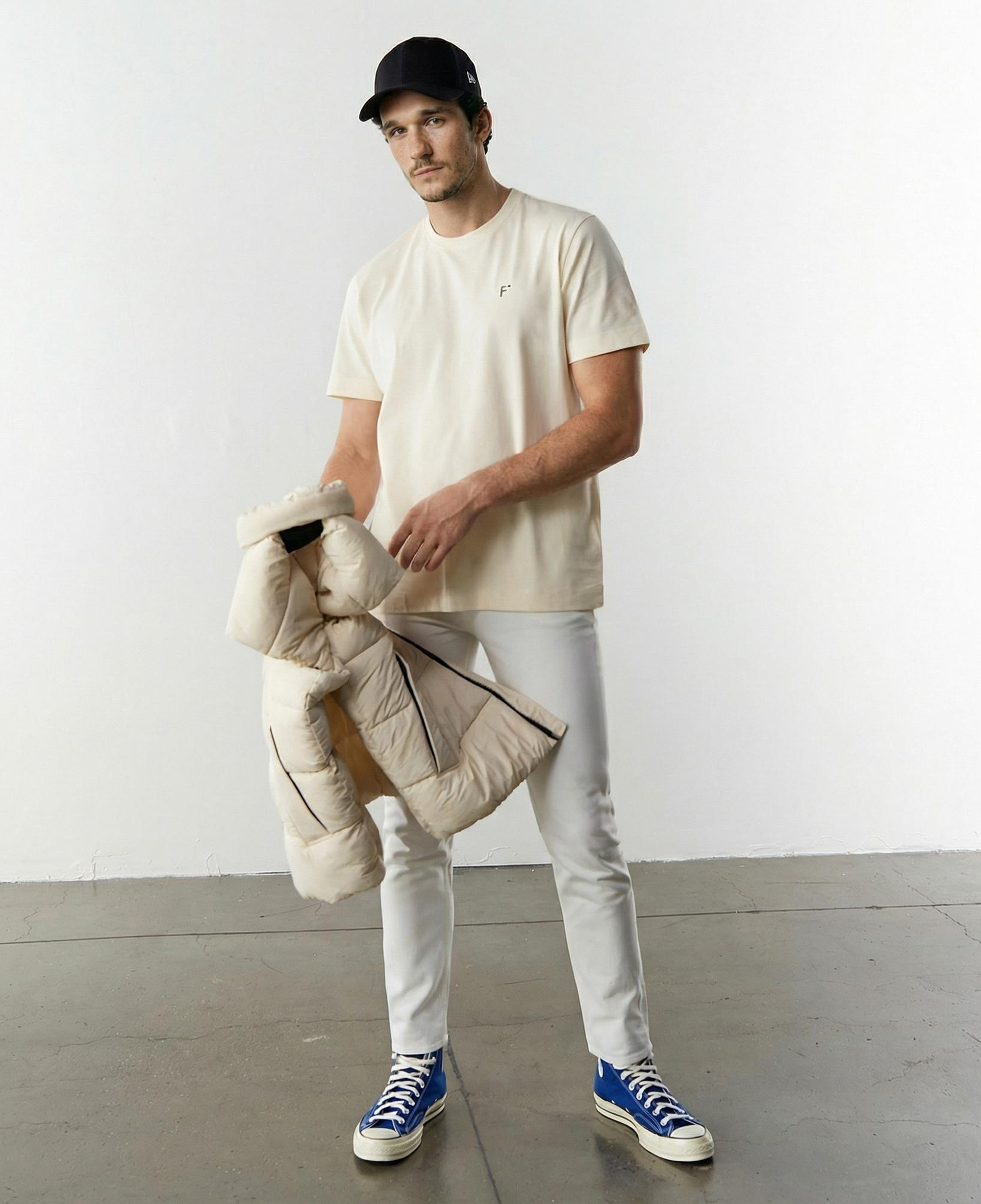 FashFed Unisex Bej T-Shirt