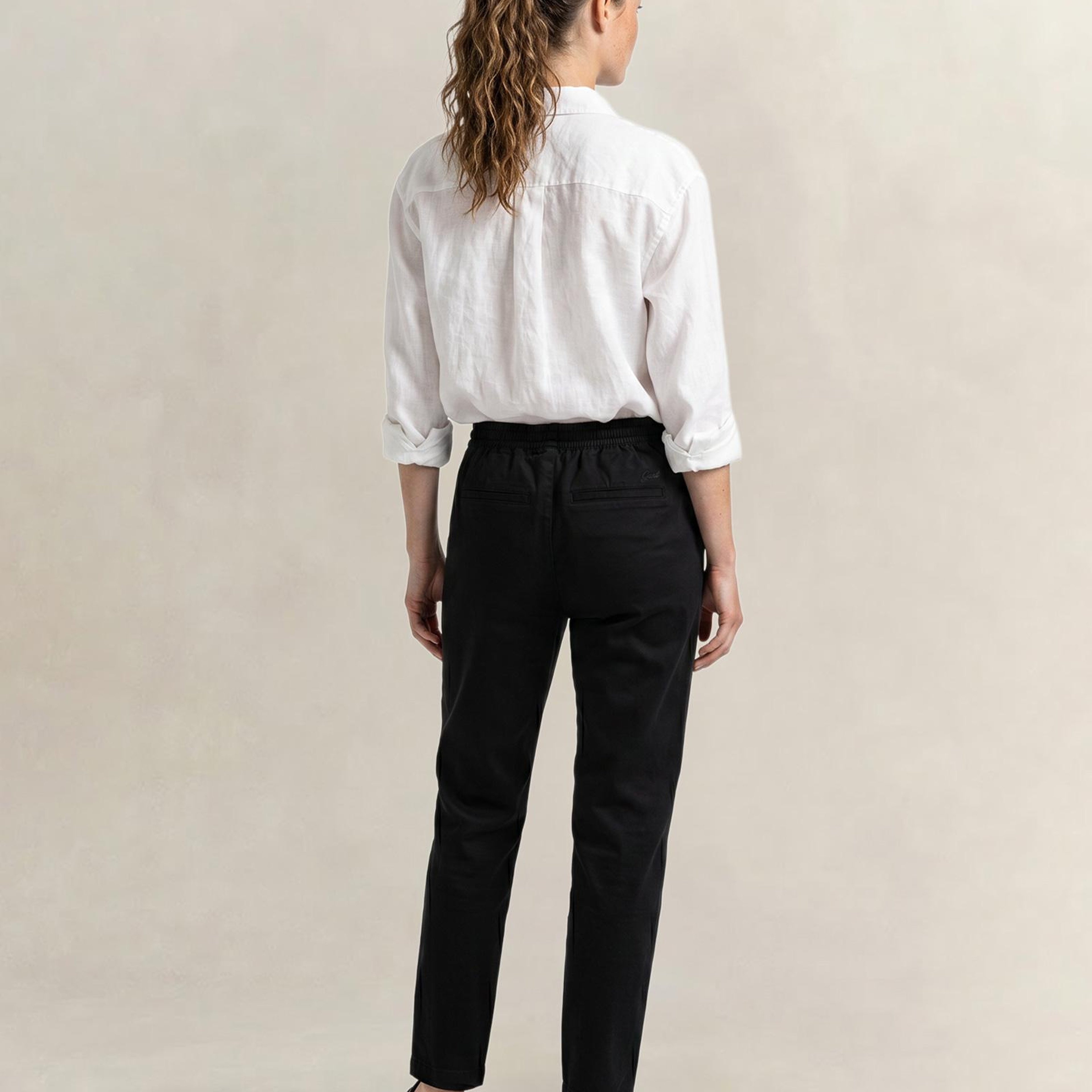 GANT Kadın Siyah Regular Fit Jogger Pantolon