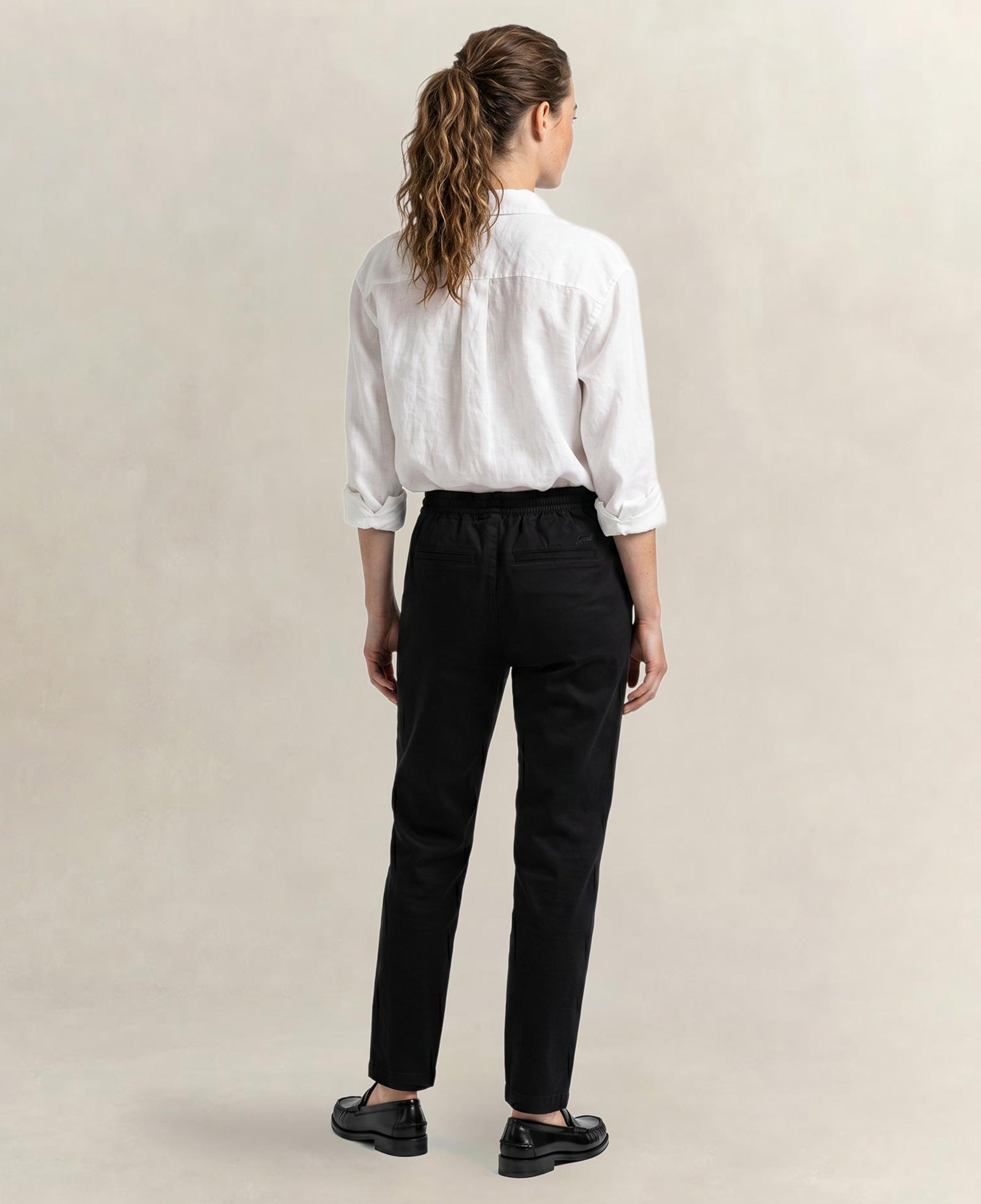GANT Kadın Siyah Regular Fit Jogger Pantolon