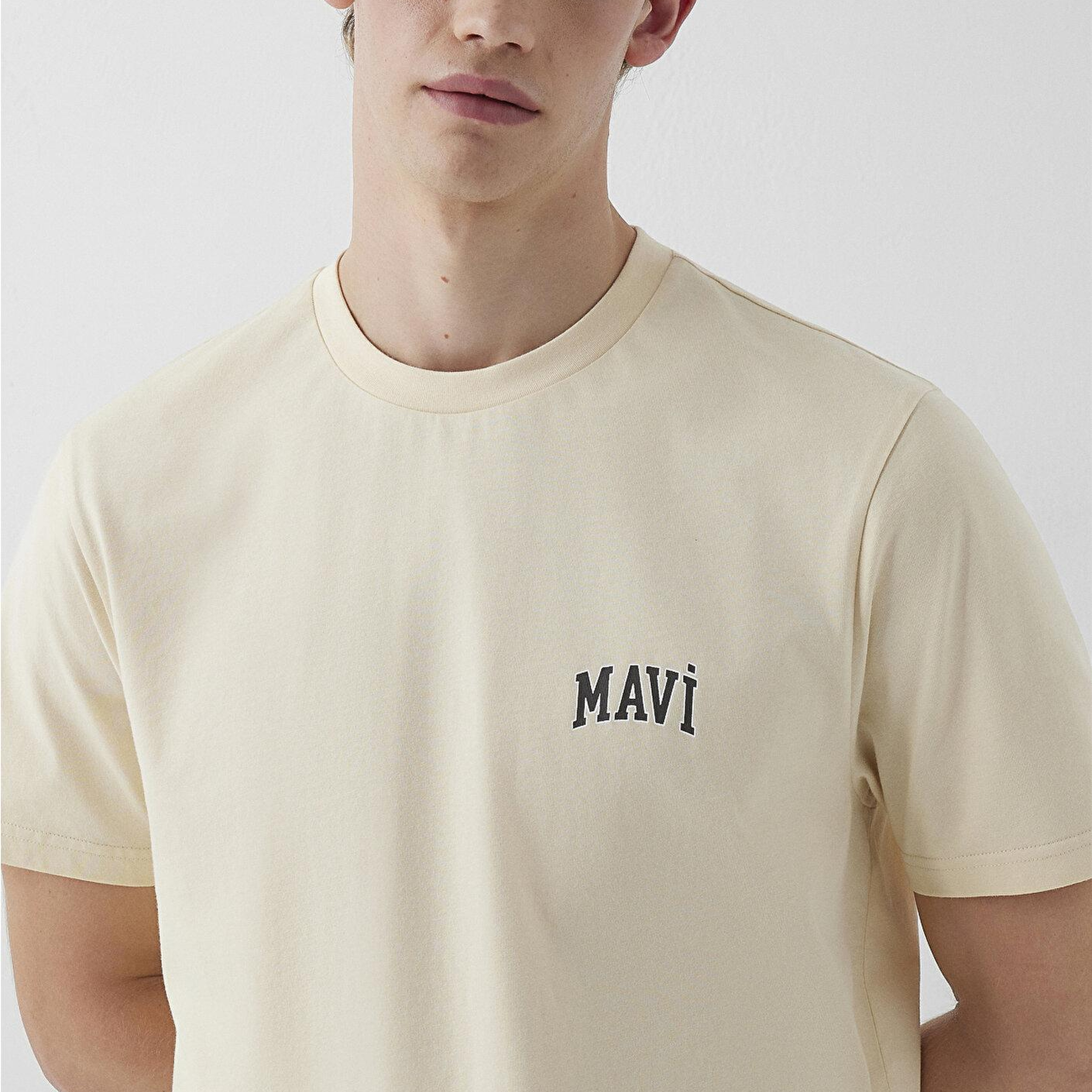 Mavi Mavi Logo Baskılı Ekru Tişört Regular Fit / Normal Kesim 0611714-81202
