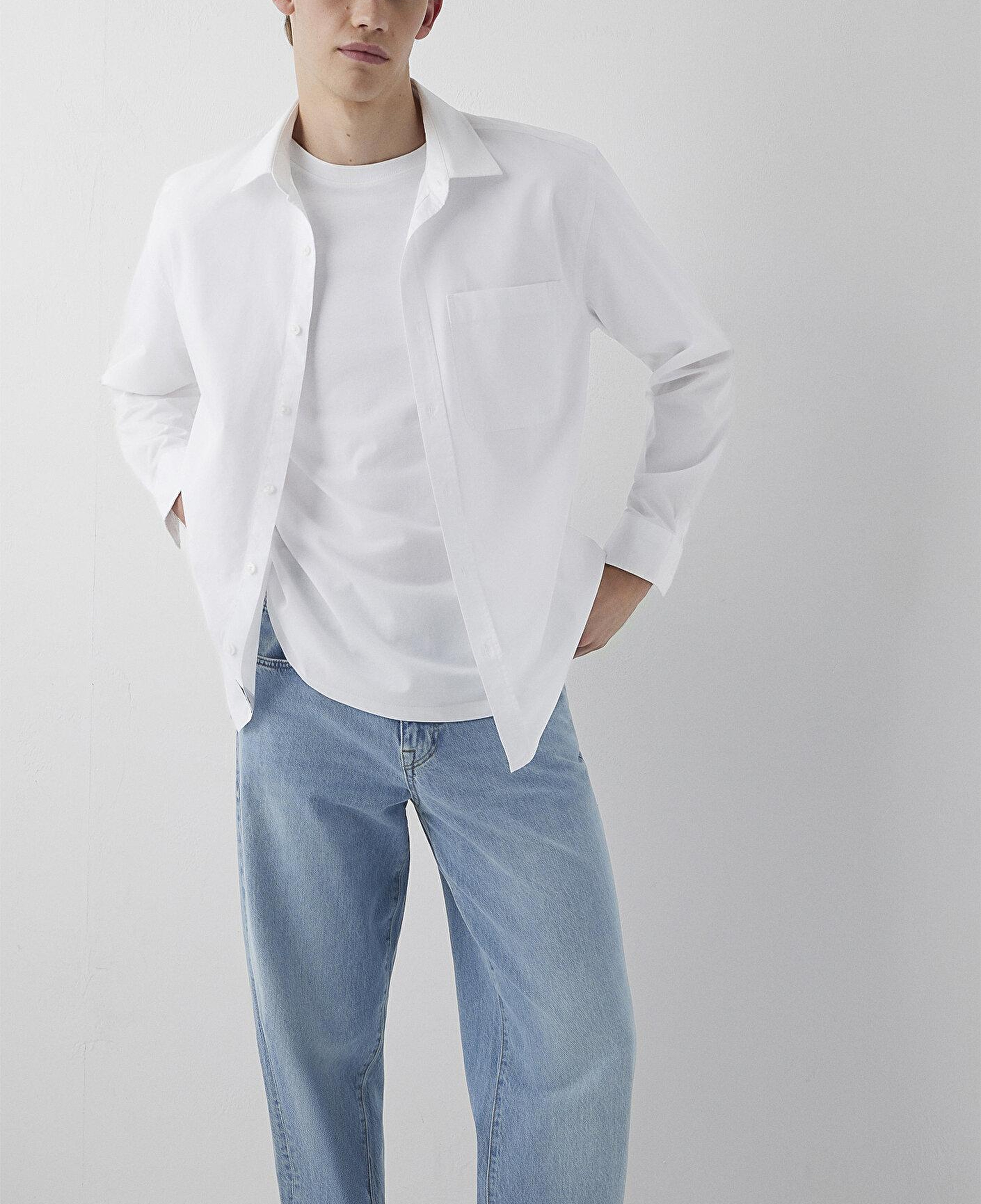 Mavi Cepli Beyaz Gömlek Loose Fit / Bol Rahat Kesim 0212126-620