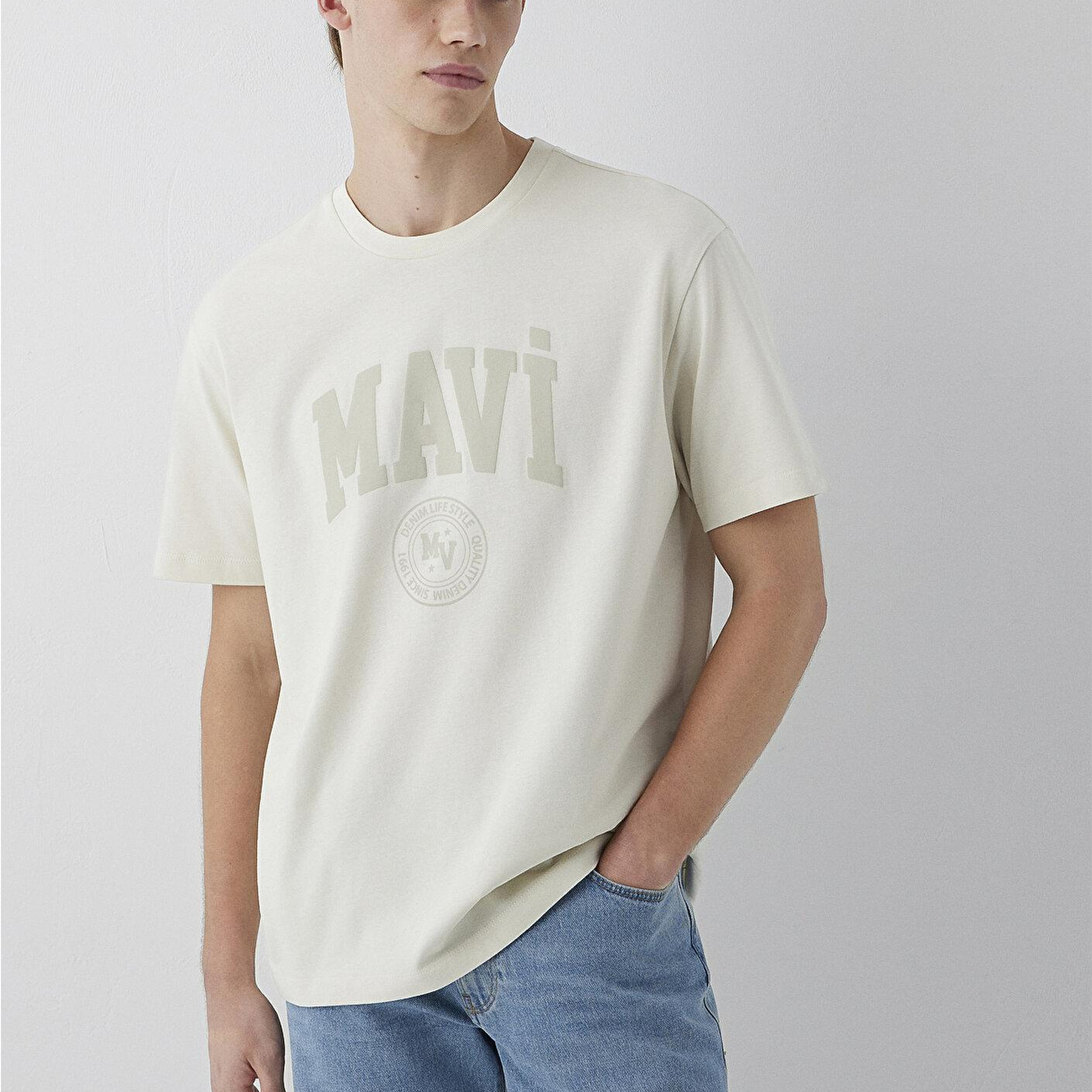 Mavi Mavi Logo Baskılı Bej Tişört Loose Fit / Bol Rahat Kesim 0612897-70134