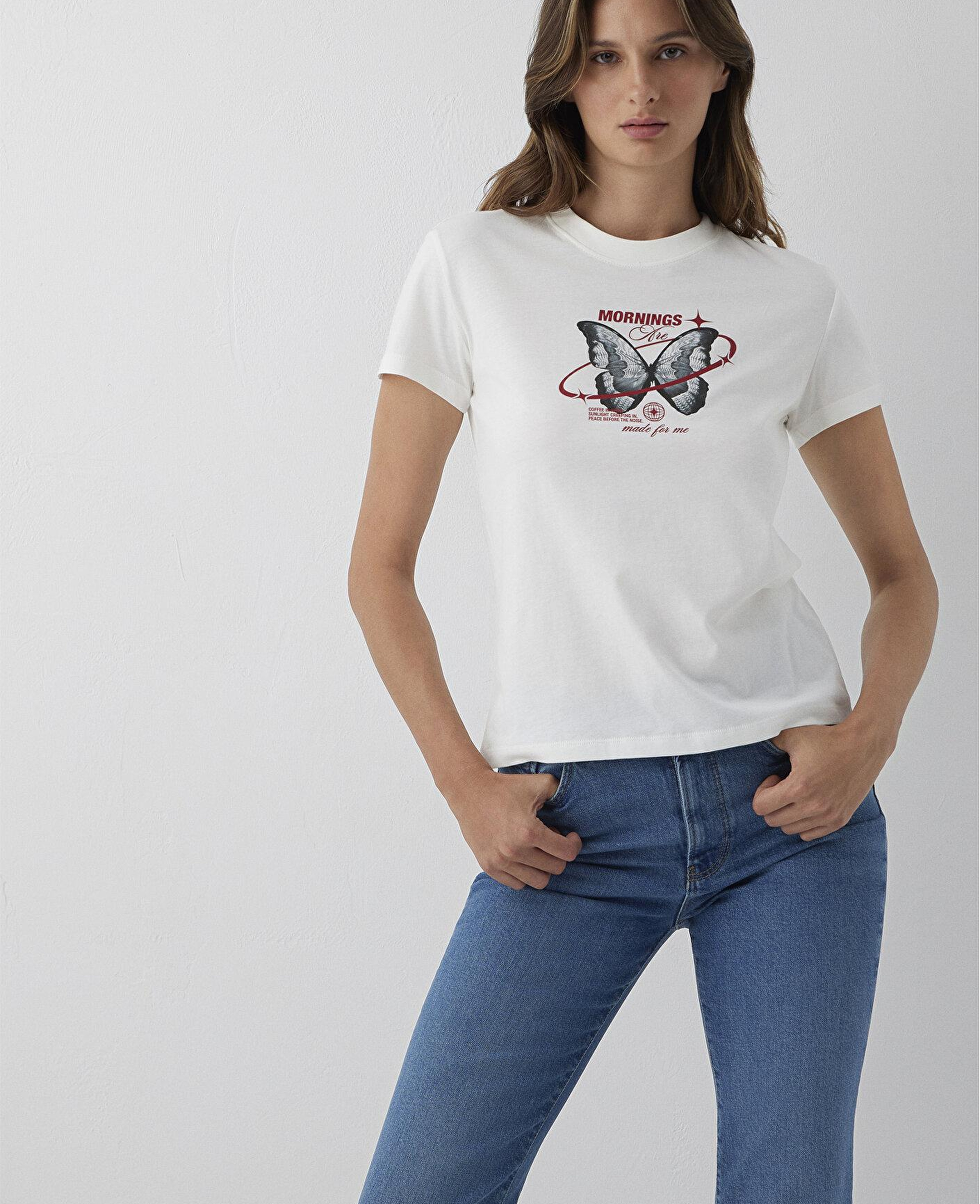 Mavi Kelebek Baskılı Ekru Tişört Semi Slim Fit / Yarı Dar Kesim 1614275-80194