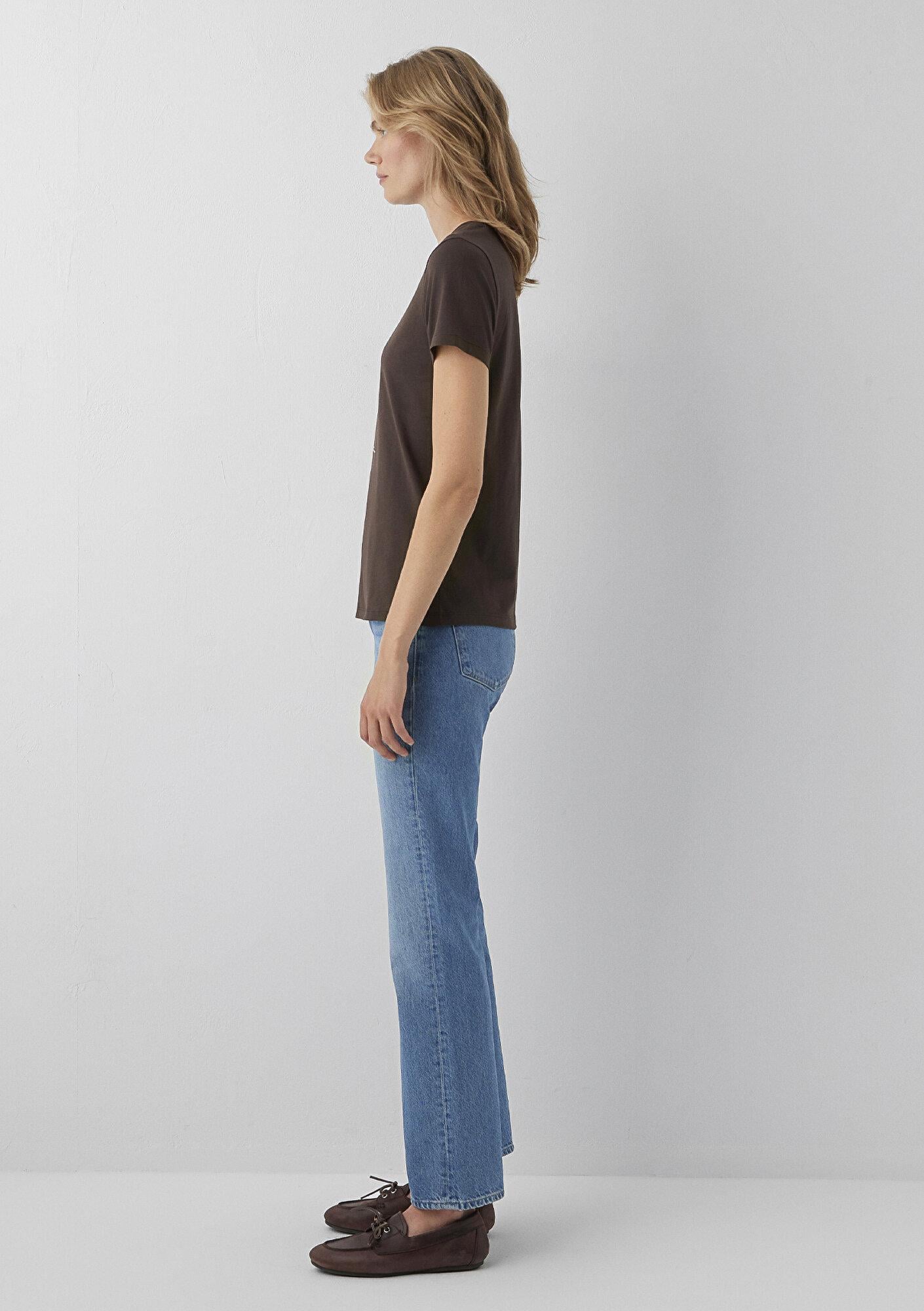Mavi Çiçek Baskılı Kahverengi Tişört Semi Slim Fit / Yarı Dar Kesim 1614274-91100