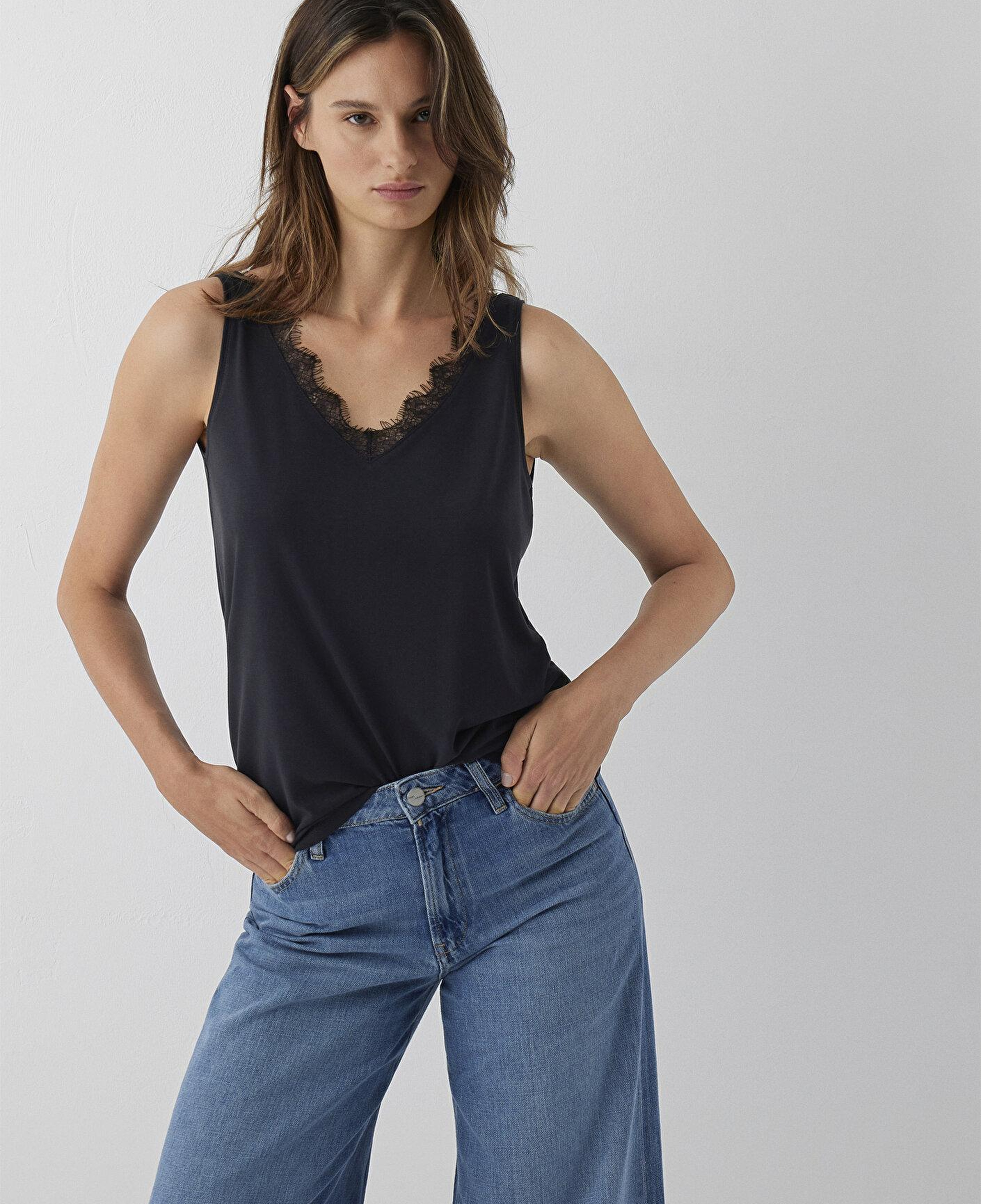 Mavi Dantel Detaylı Siyah Atlet Slim Fit / Dar Kesim 1614158-900
