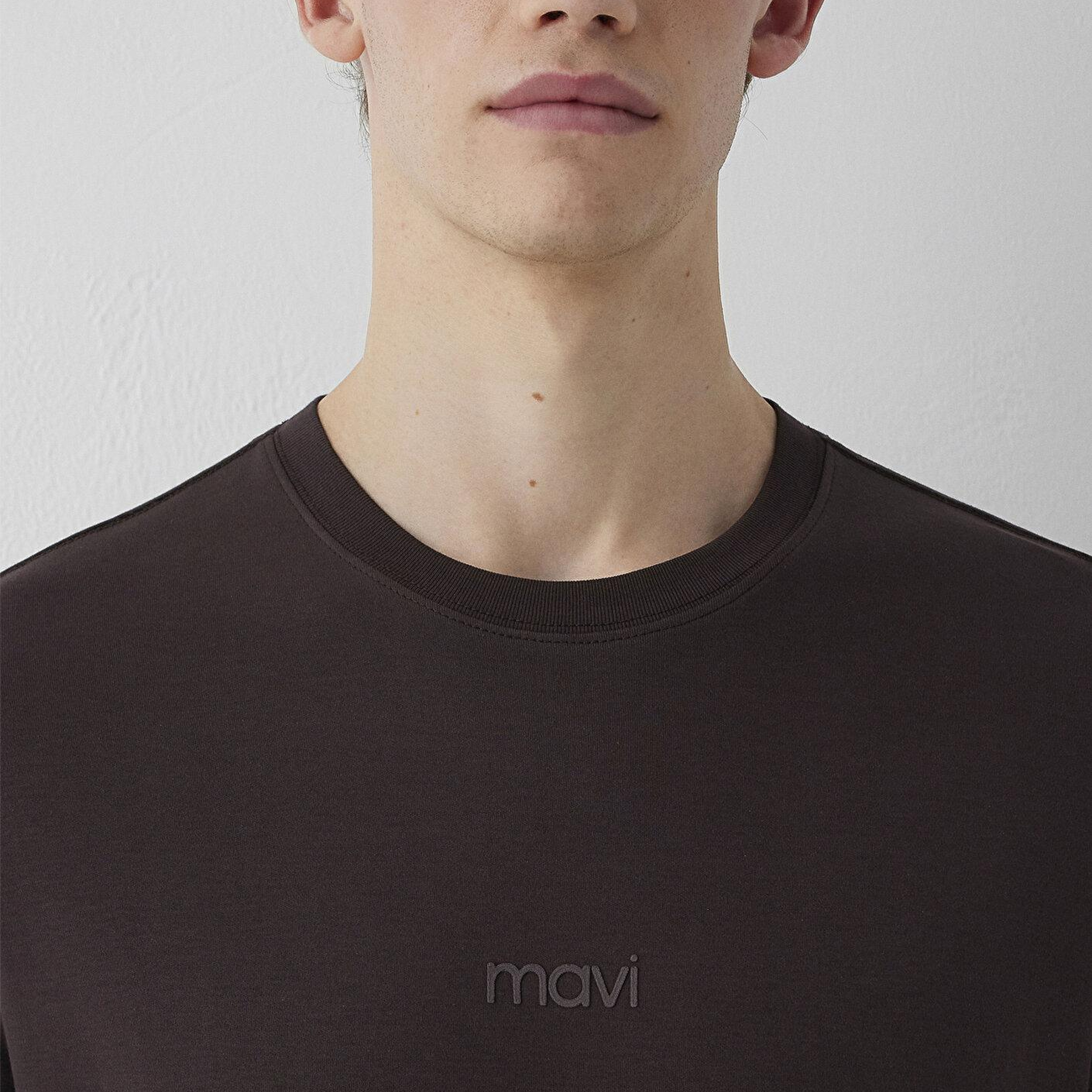 Mavi Mavi Logo Kahverengi Basic İnterlok Tişört Loose Fit / Bol Rahat Kesim 0613102-88083