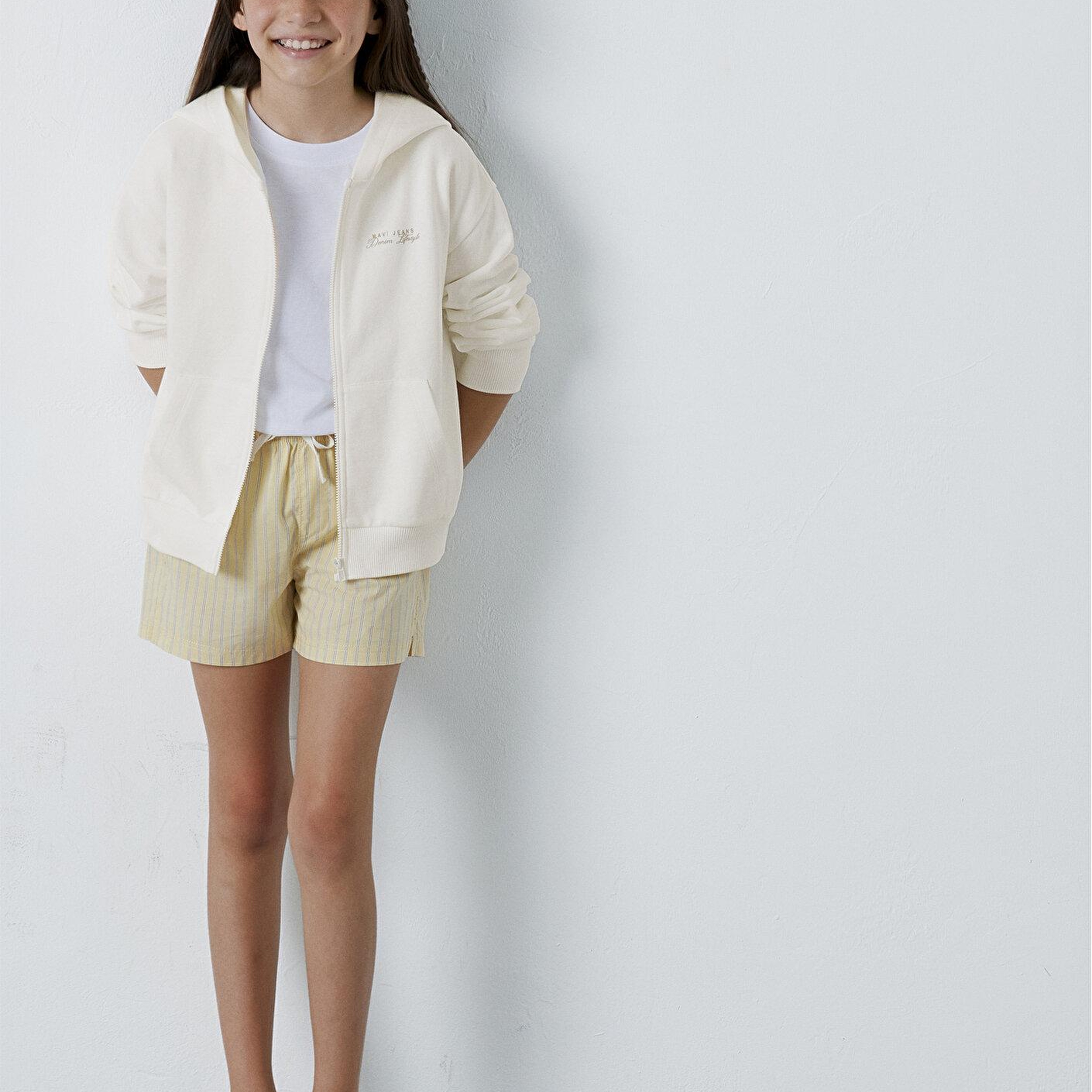 Mavi Kapüşonlu Ekru Sweatshirt 7S10227-70057